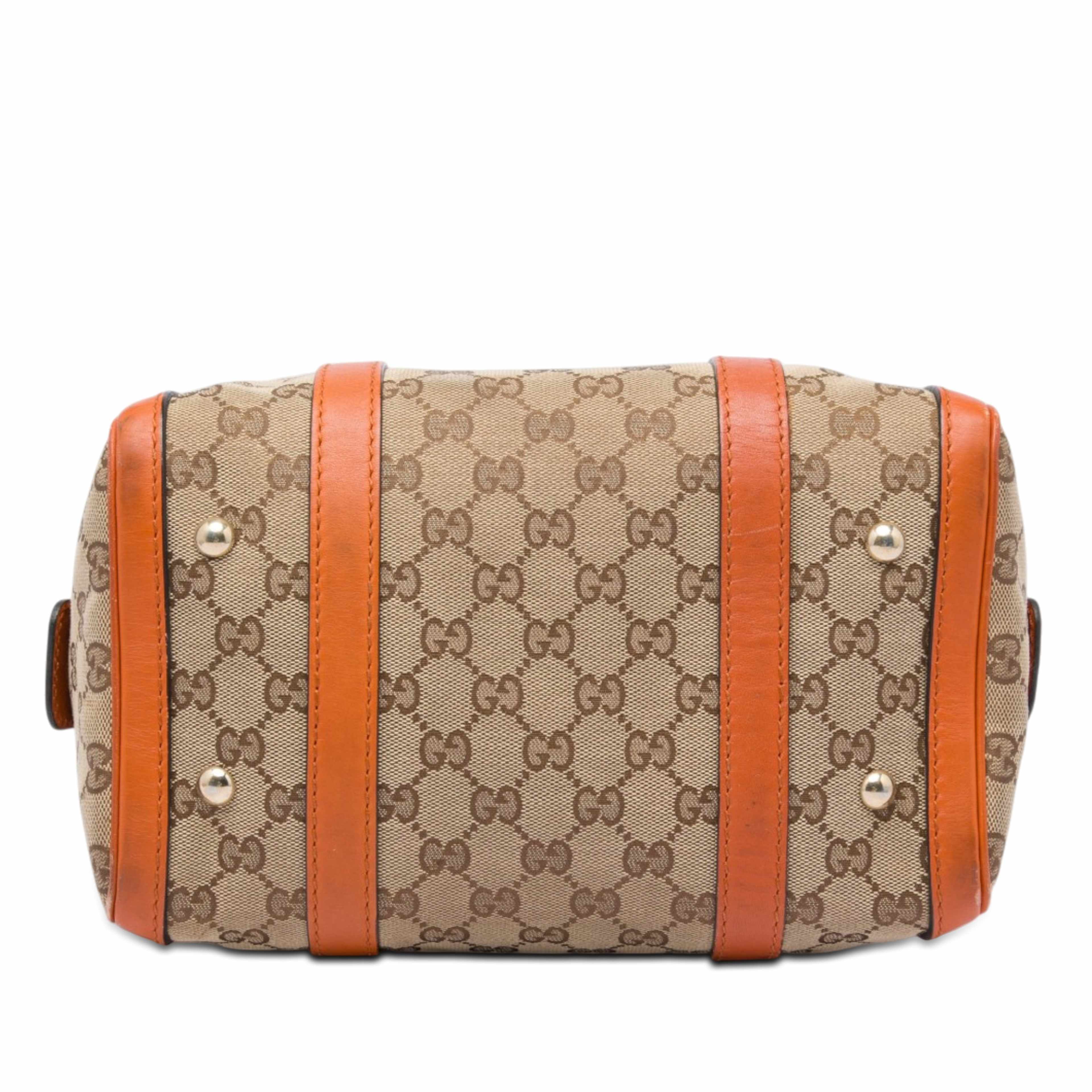 Gucci Small Gg Canvas Joy Boston Bag, från Luxclusif, i färgen beige. Klicka för att öppna bilden i stort format