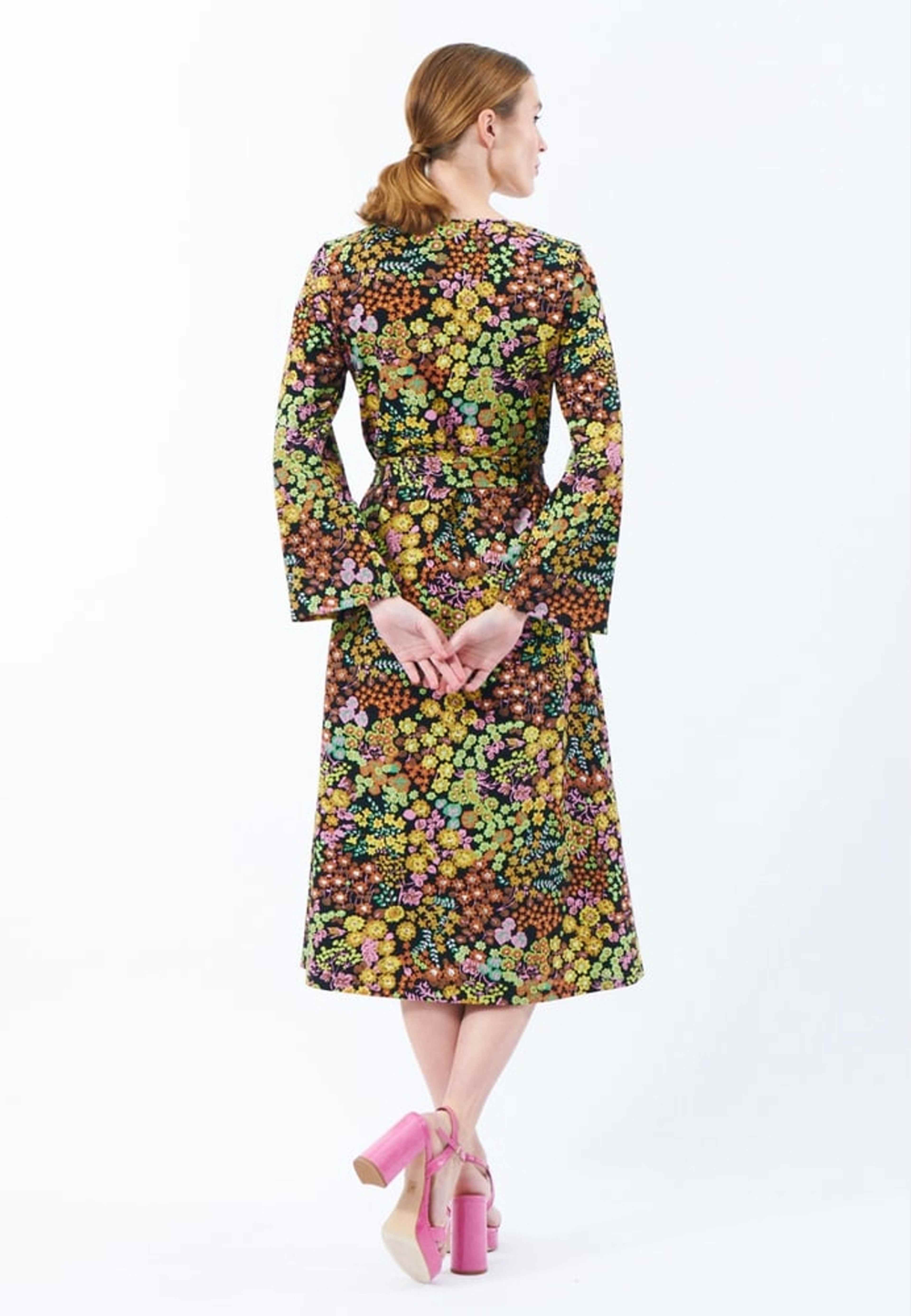 Lenita Dress, från Jumperfabriken, i färgen multi. Klicka för att öppna bilden i stort format