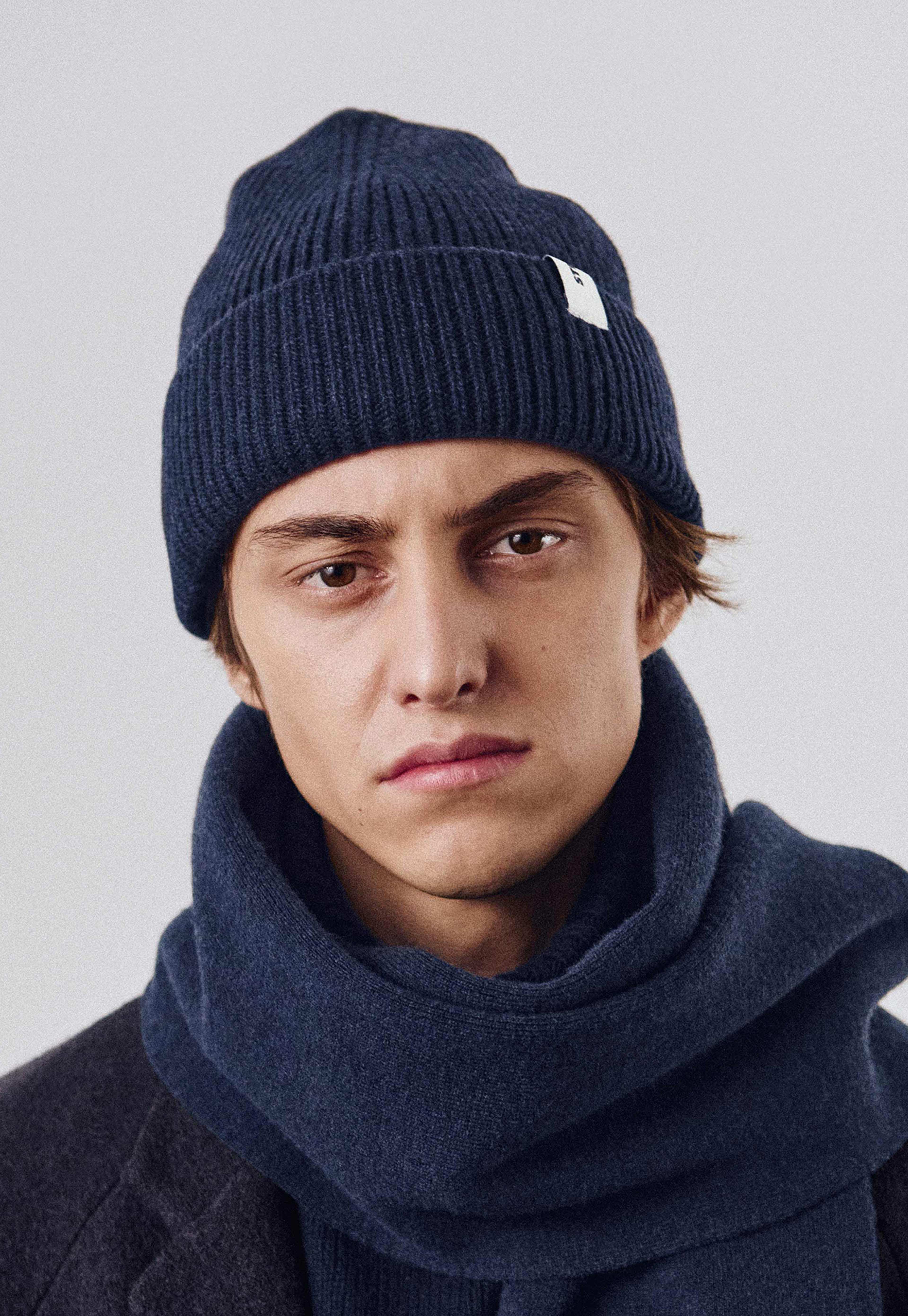 Beanie 02 Merino Regular Fit, från Stiksen, i färgen navy. Klicka för att öppna bilden i stort format