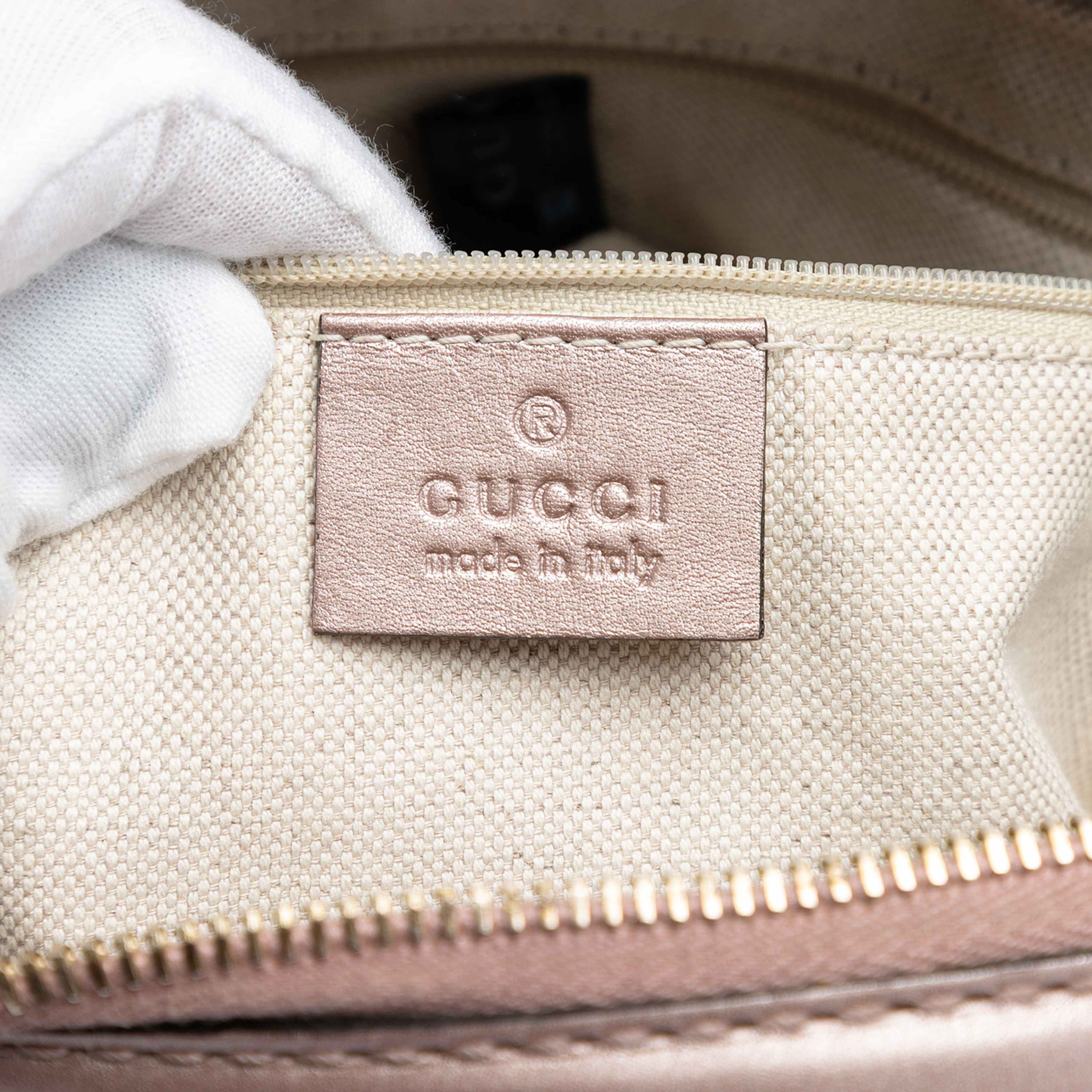 Gucci Microguccissima Sukey Satchel, från Luxclusif, i färgen purple. Klicka för att öppna bilden i stort format