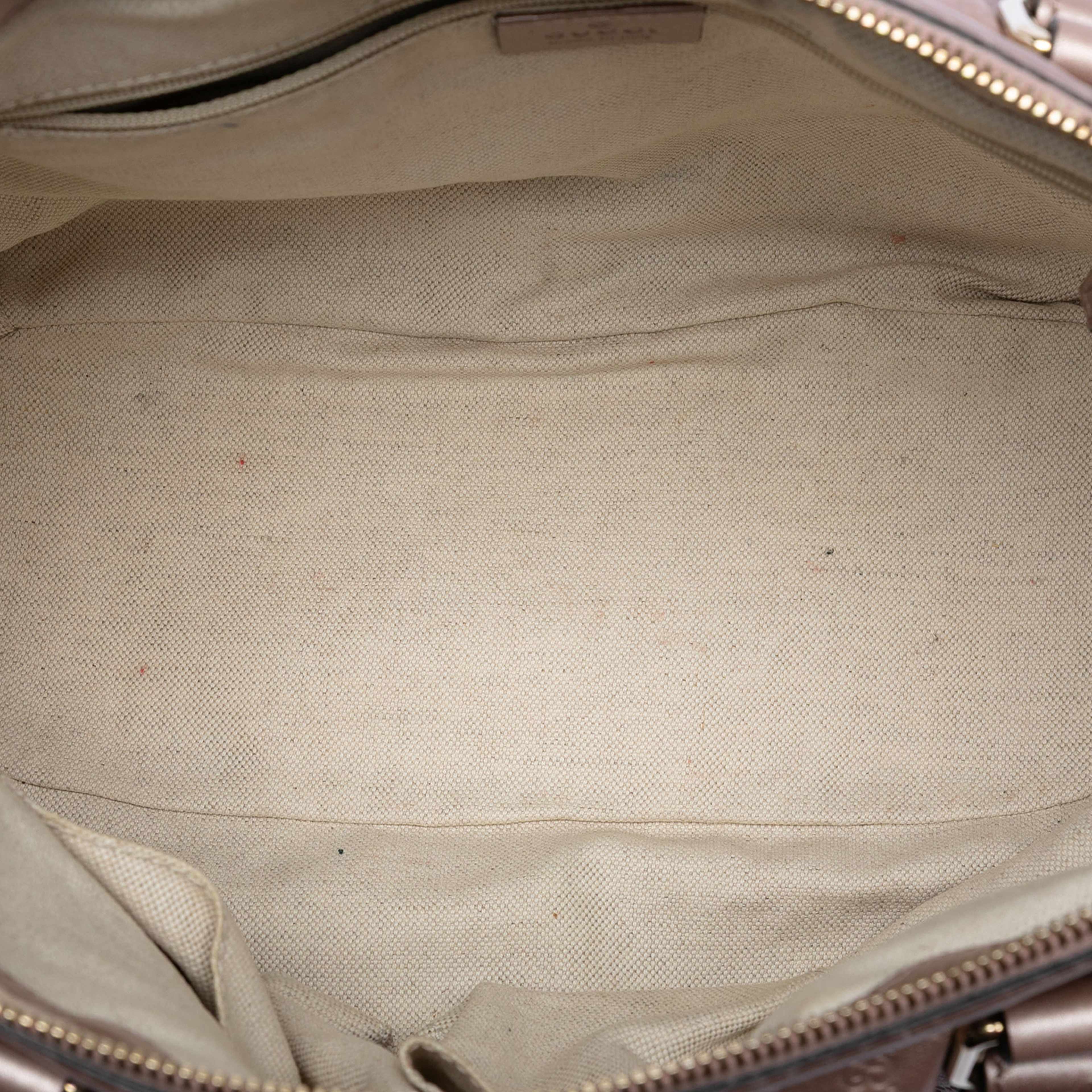 Gucci Microguccissima Sukey Satchel, från Luxclusif, i färgen purple. Klicka för att öppna bilden i stort format