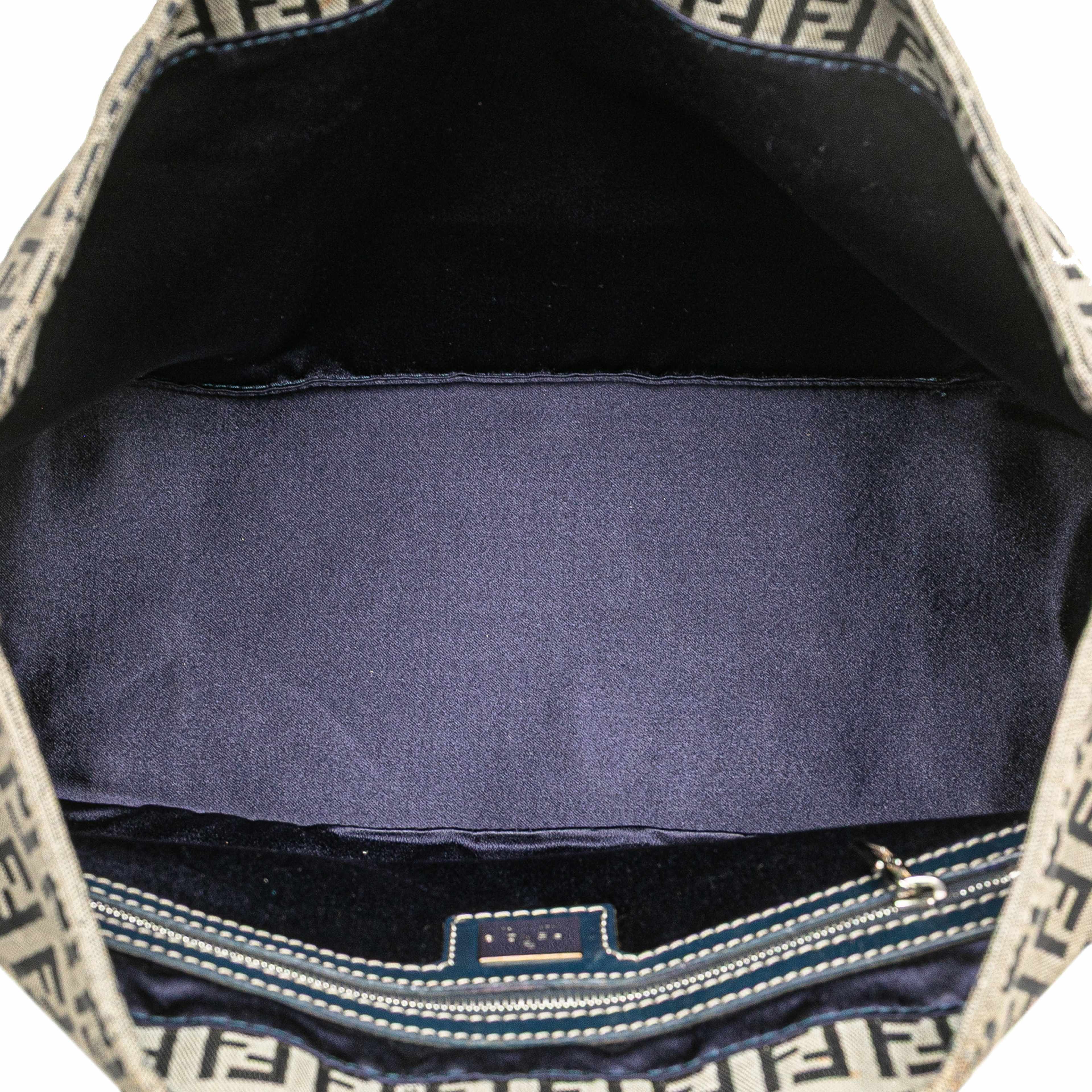 Fendi Small Zucchino Canvas Twins Tote, från Luxclusif, i färgen gray. Klicka för att öppna bilden i stort format