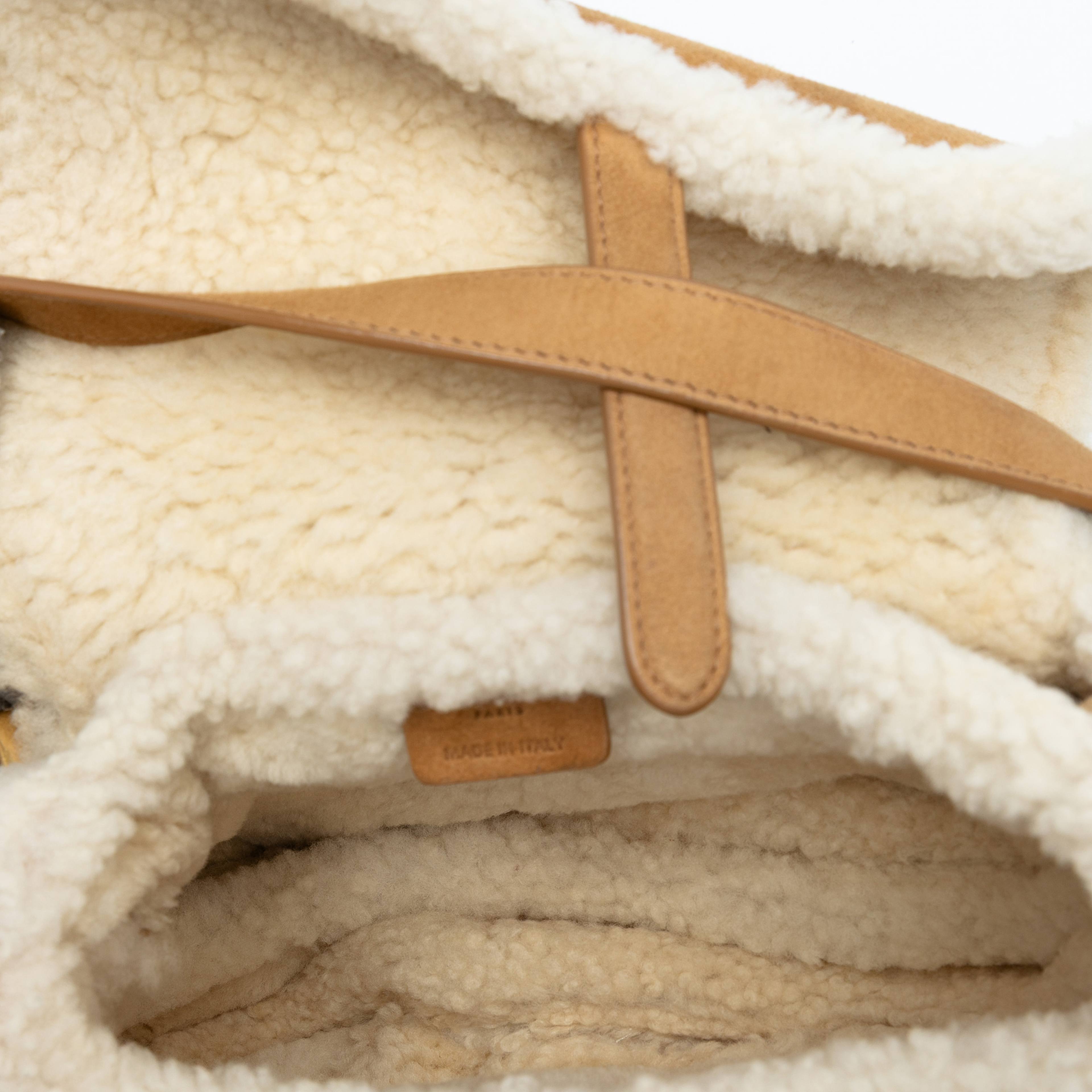 Dior Shearling Suede Saddle Bag, från Luxclusif, i färgen brown. Klicka för att öppna bilden i stort format