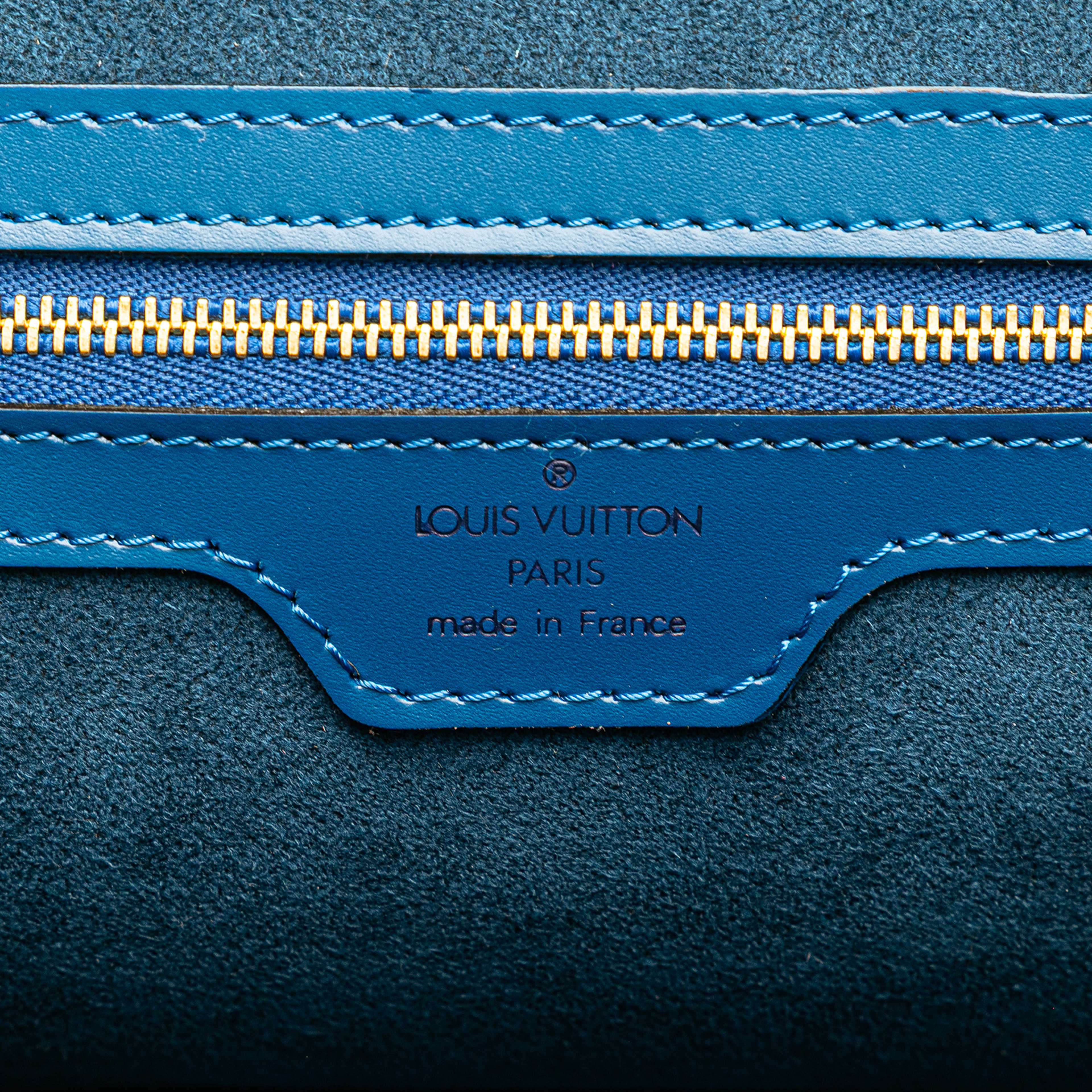 Louis Vuitton Epi Lussac, från Luxclusif, i färgen blue.