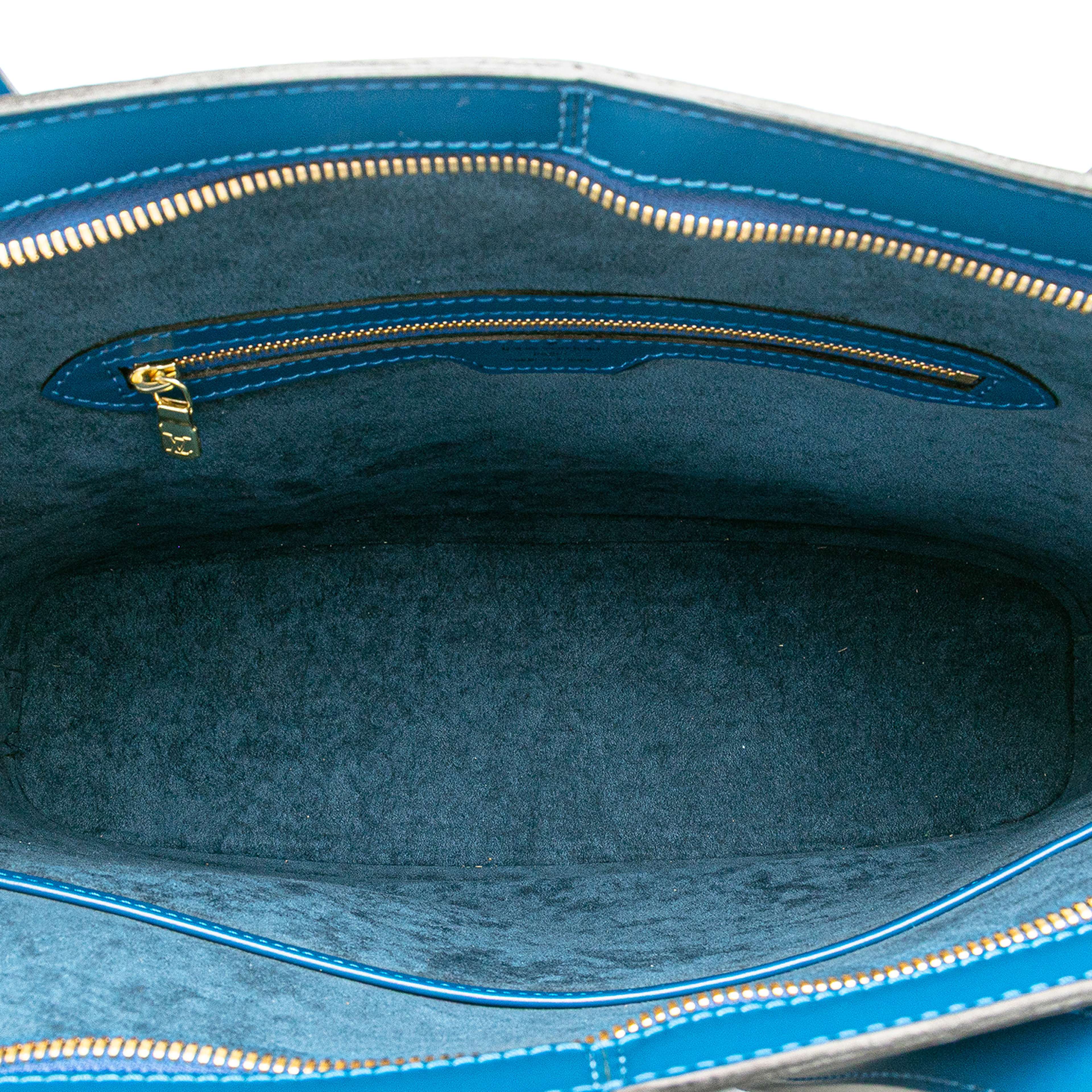 Louis Vuitton Epi Lussac, från Luxclusif, i färgen blue.