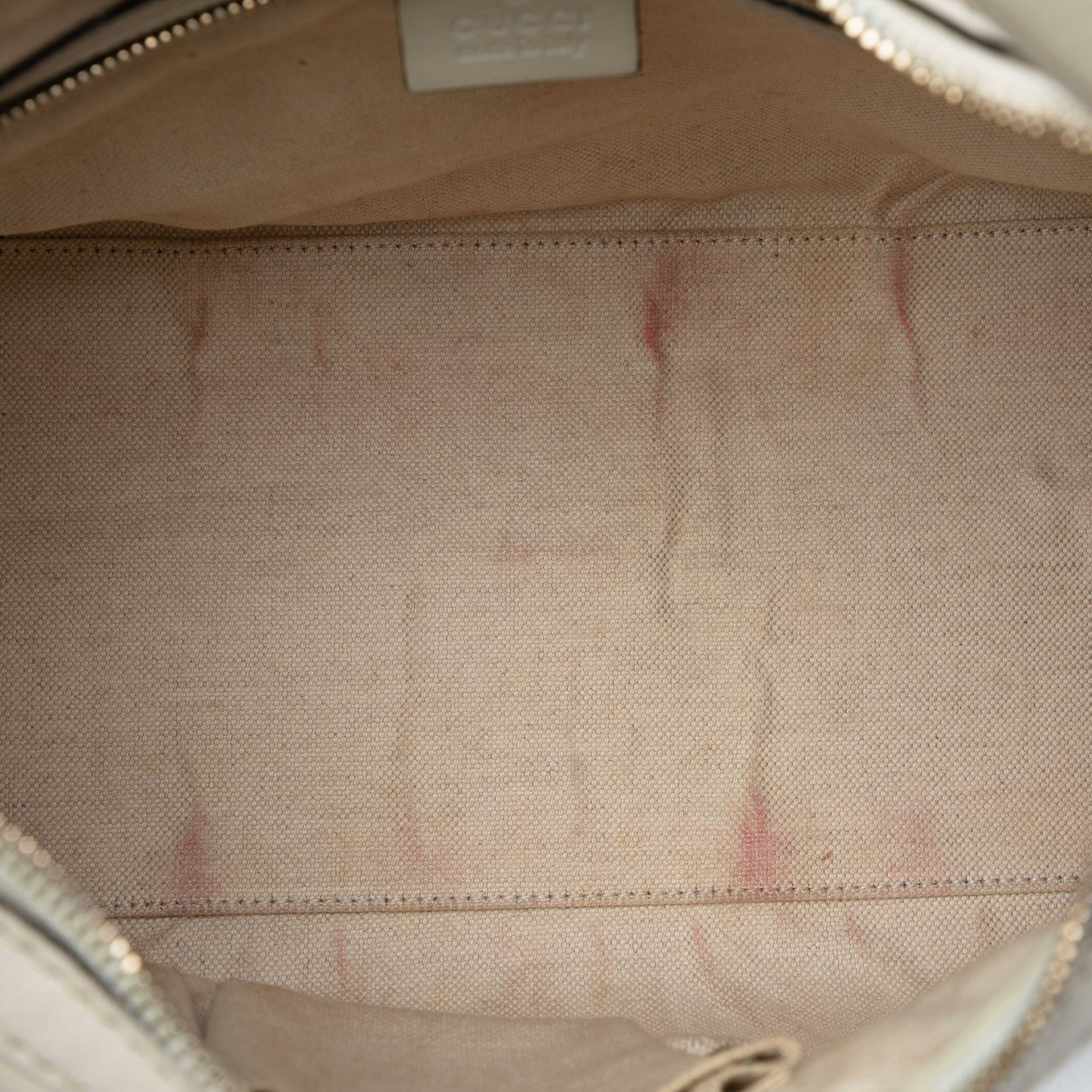 Gucci Guccissima Lovely Shoulder Bag, från Luxclusif, i färgen off white. Klicka för att öppna bilden i stort format