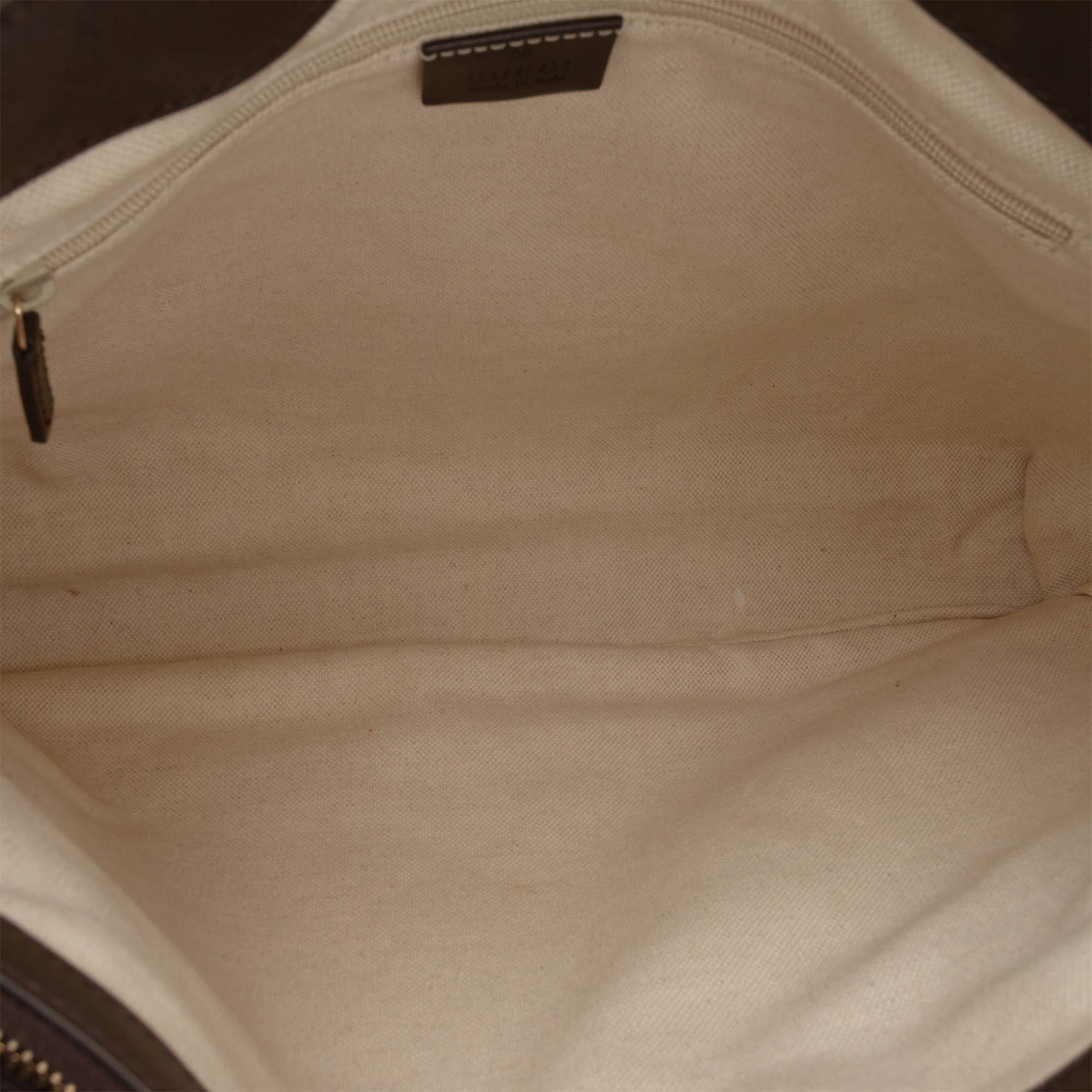 Gucci Gg Canvas Sukey Tote, från Luxclusif, i färgen beige. Klicka för att öppna bilden i stort format