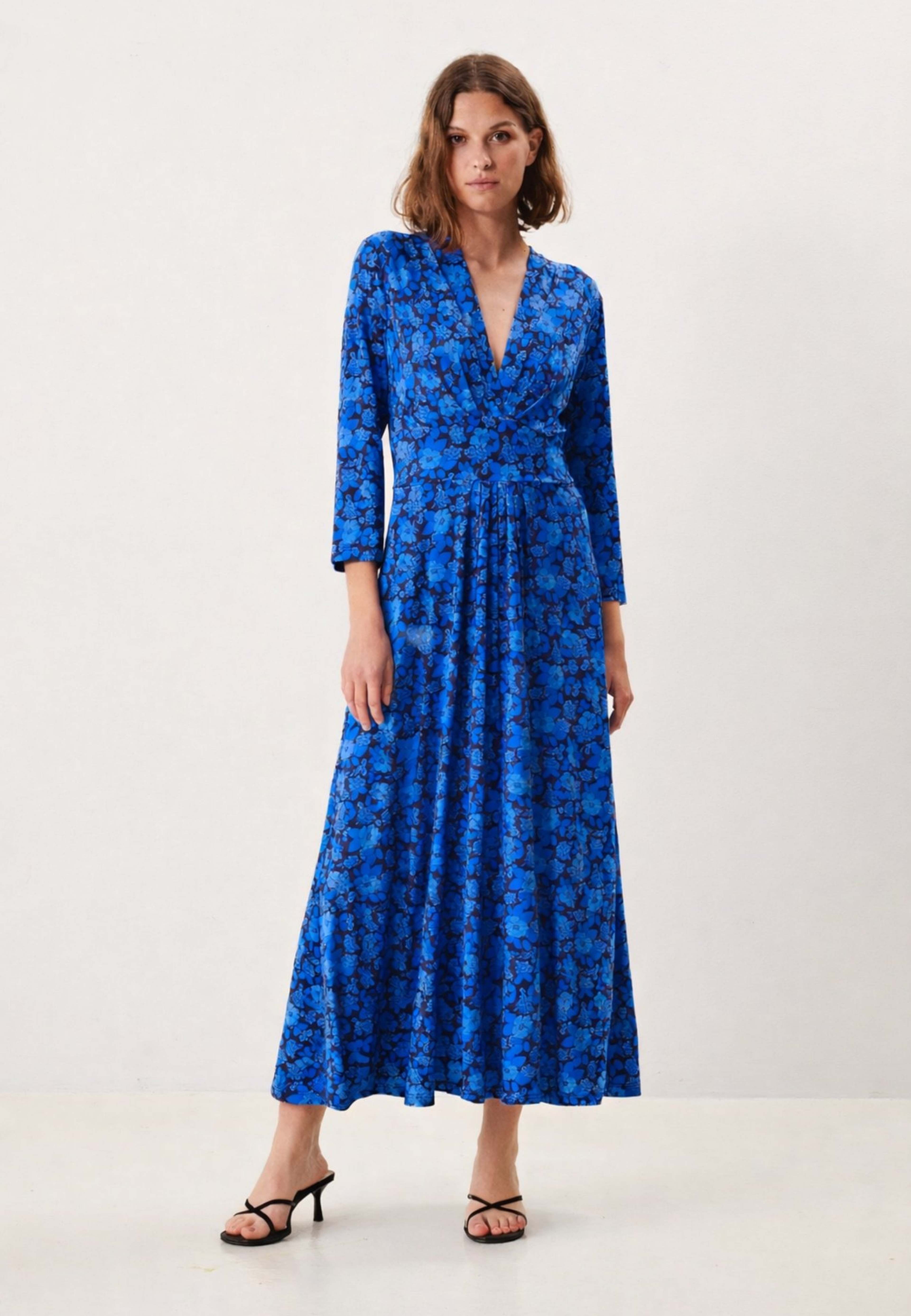 Clary Dress, från Jumperfabriken, i färgen blue. Klicka för att öppna bilden i stort format