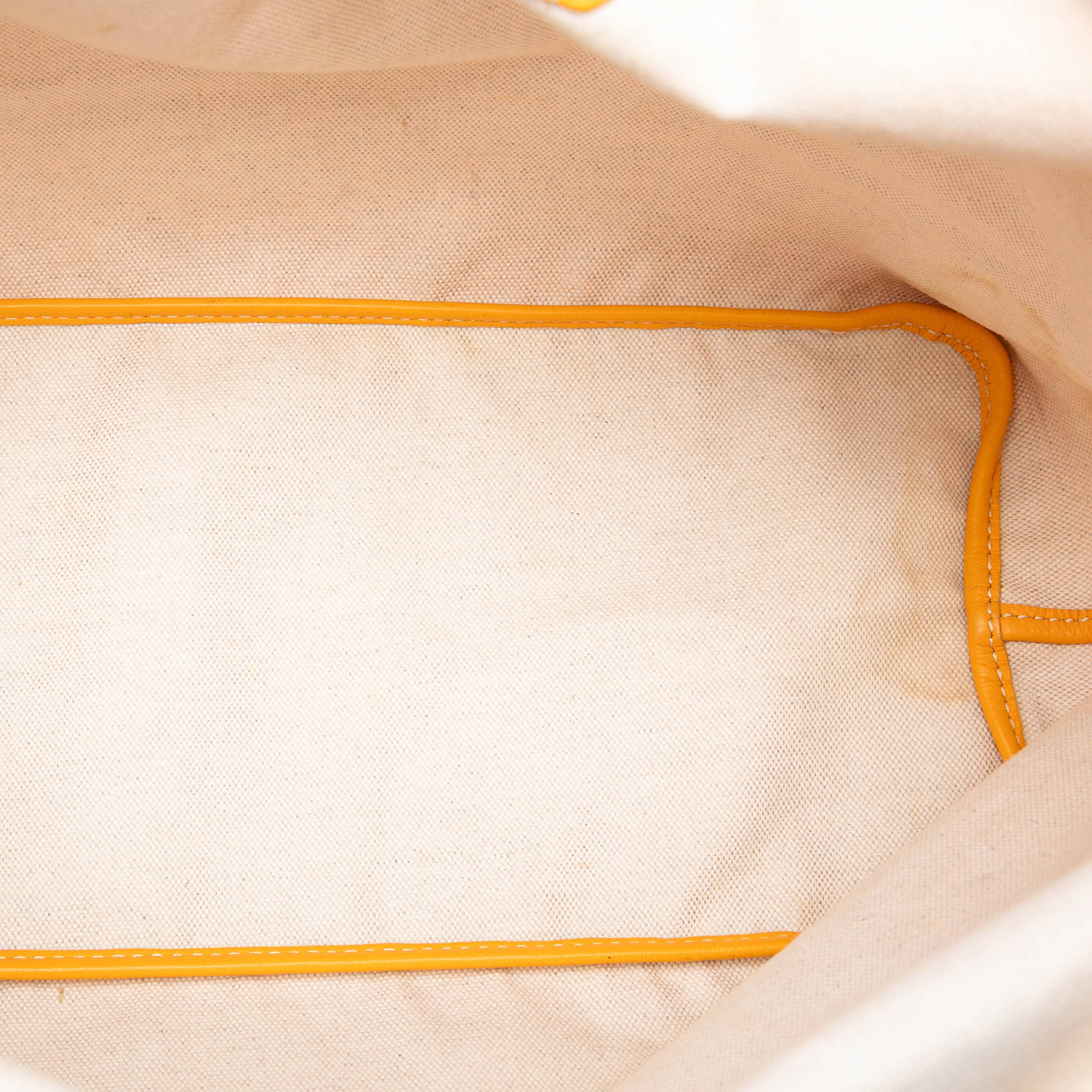 Goyard Goyardine Saint Louis Pm, från Luxclusif, i färgen yellow. Klicka för att öppna bilden i stort format