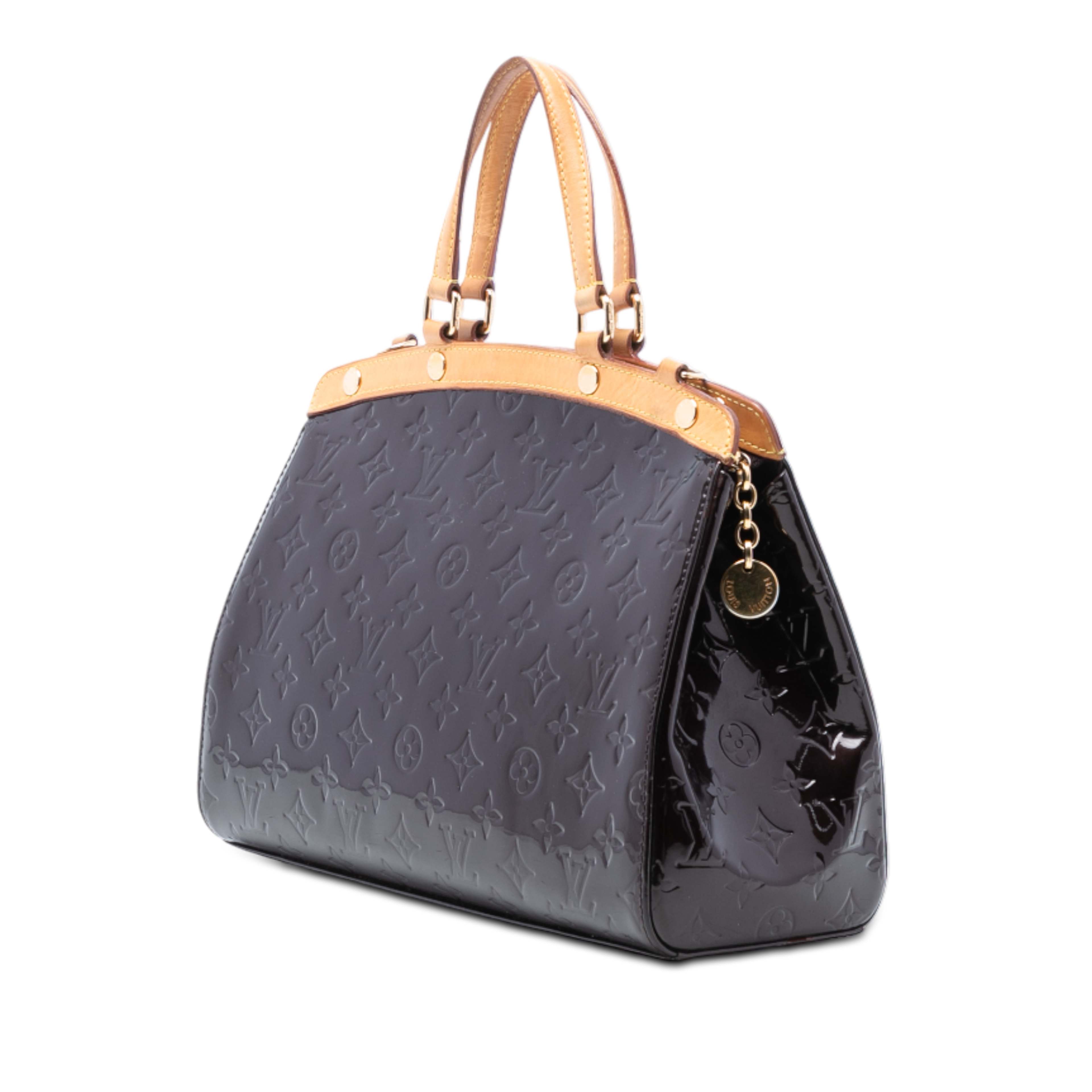 Louis Vuitton Monogram Vernis Brea Mm, från Luxclusif, i färgen purple. Klicka för att öppna bilden i stort format