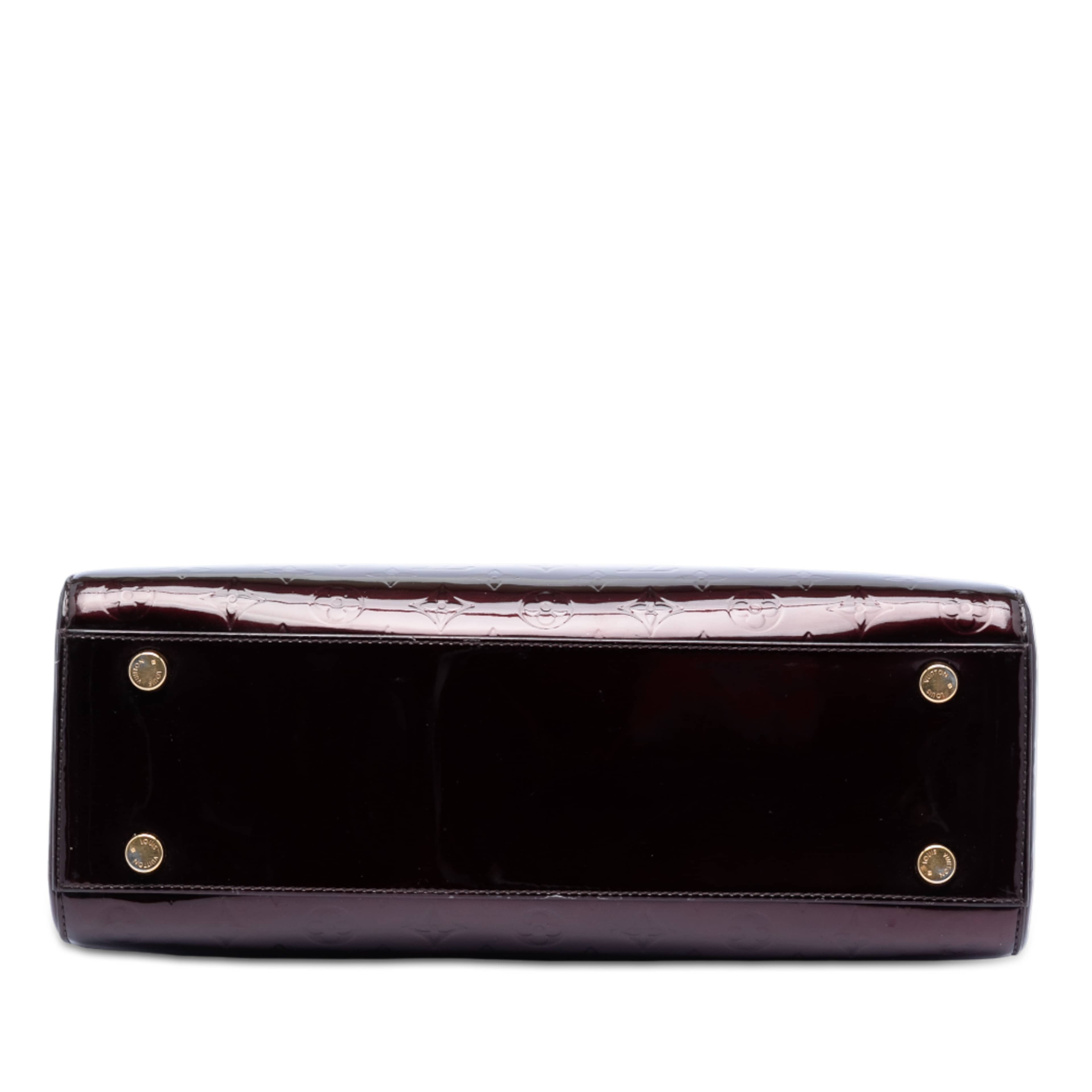 Louis Vuitton Monogram Vernis Brea Gm, från Luxclusif, i färgen plum. Klicka för att öppna bilden i stort format