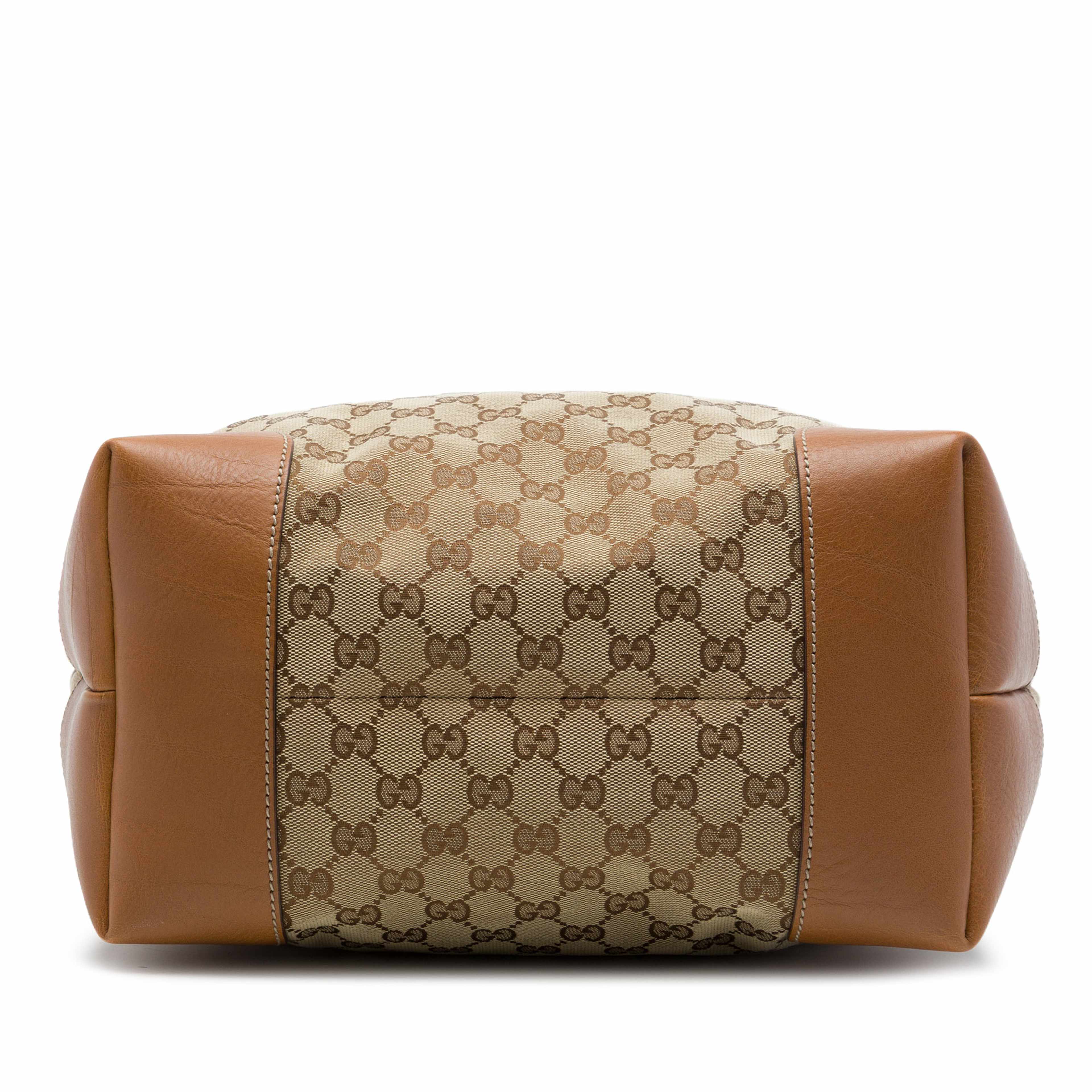 Gucci Large Gg Canvas Gg Charm Tote, från Luxclusif, i färgen beige. Klicka för att öppna bilden i stort format