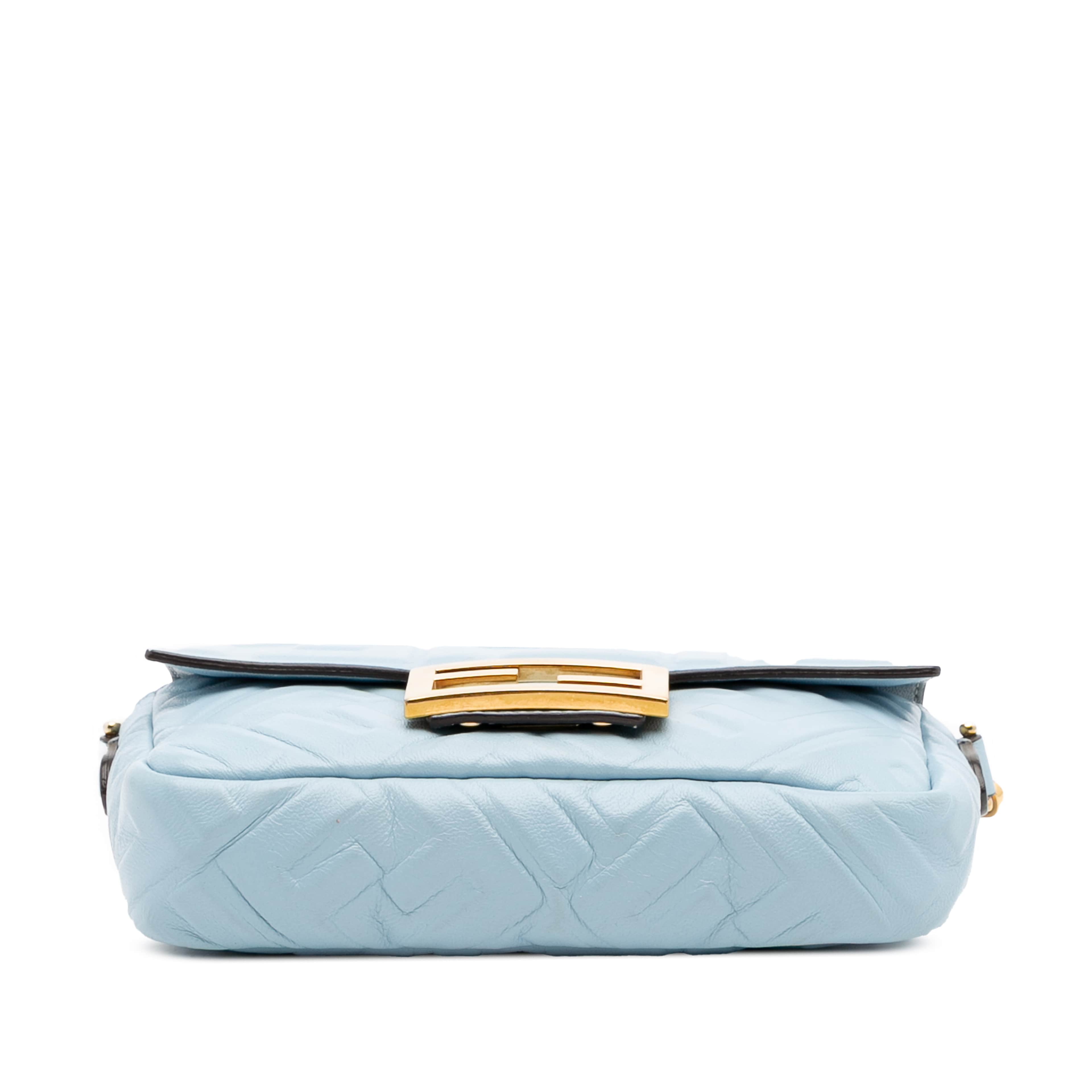 Fendi Mini Zucca Embossed Leather Baguette Satchel, från Luxclusif, i färgen light blue. Klicka för att öppna bilden i stort format