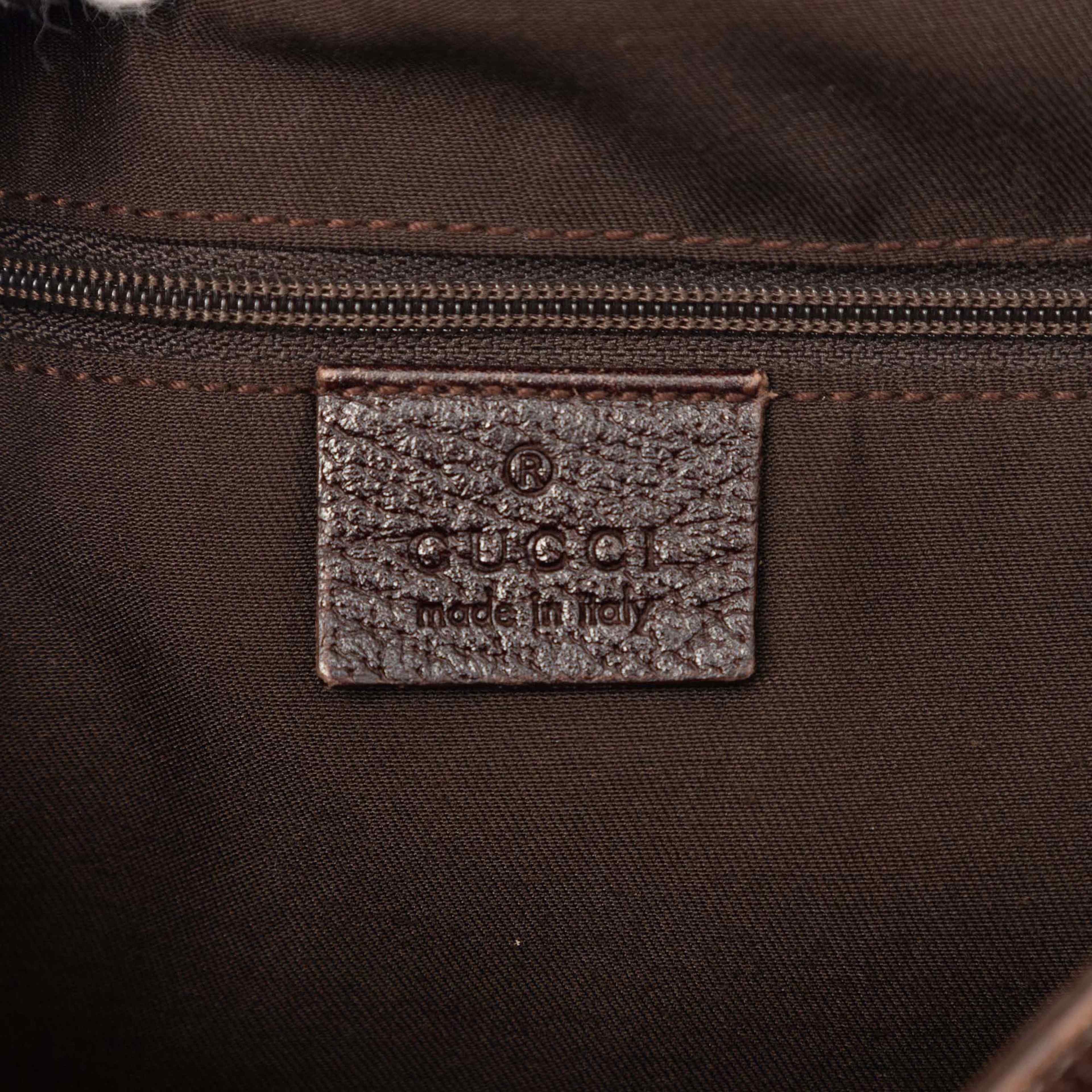 Gucci Gg Canvas Abbey D Ring Tote, från Luxclusif, i färgen beige. Klicka för att öppna bilden i stort format
