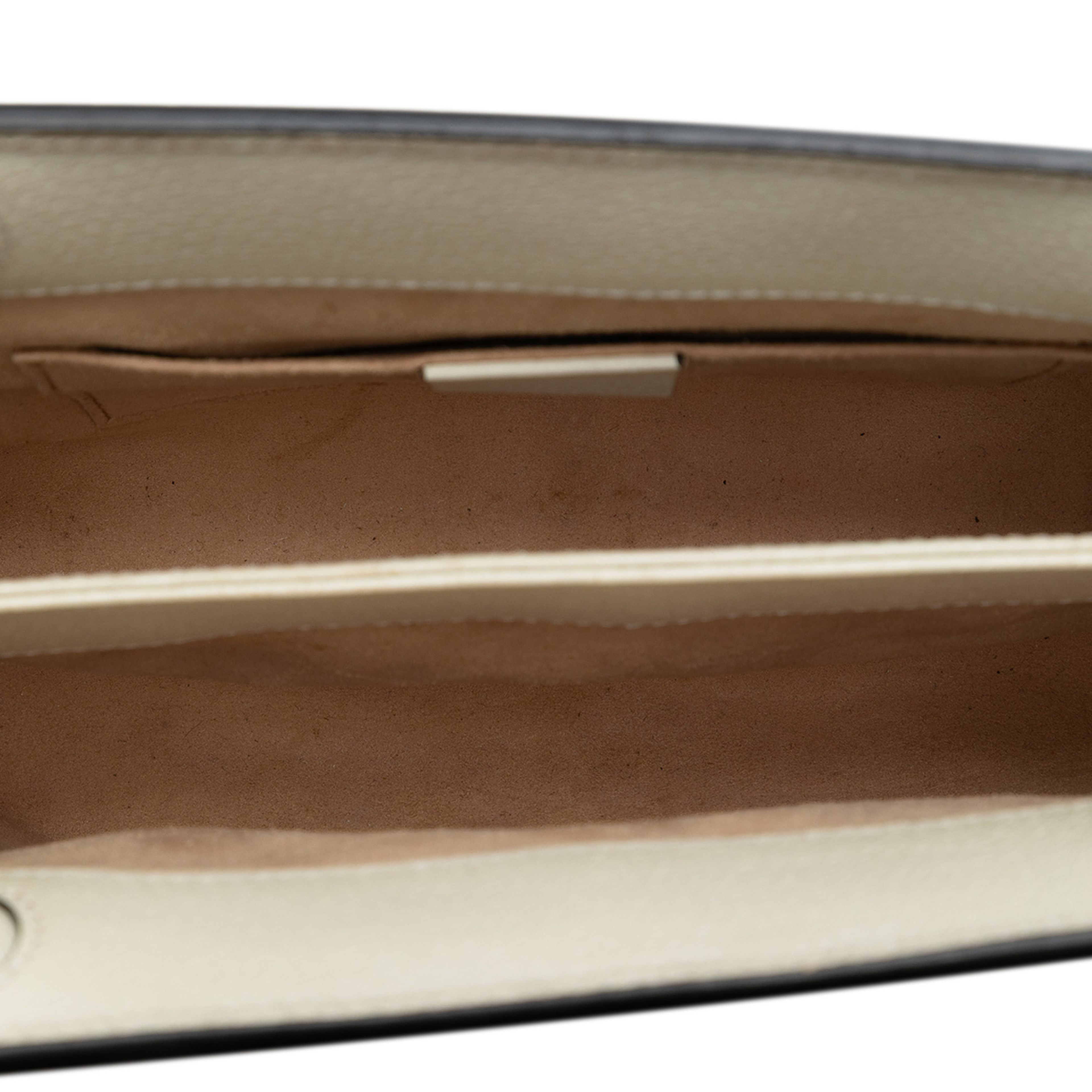 Gucci Small Gg Supreme Web Ophidia Chain Crossbody, från Luxclusif, i färgen beige. Klicka för att öppna bilden i stort format