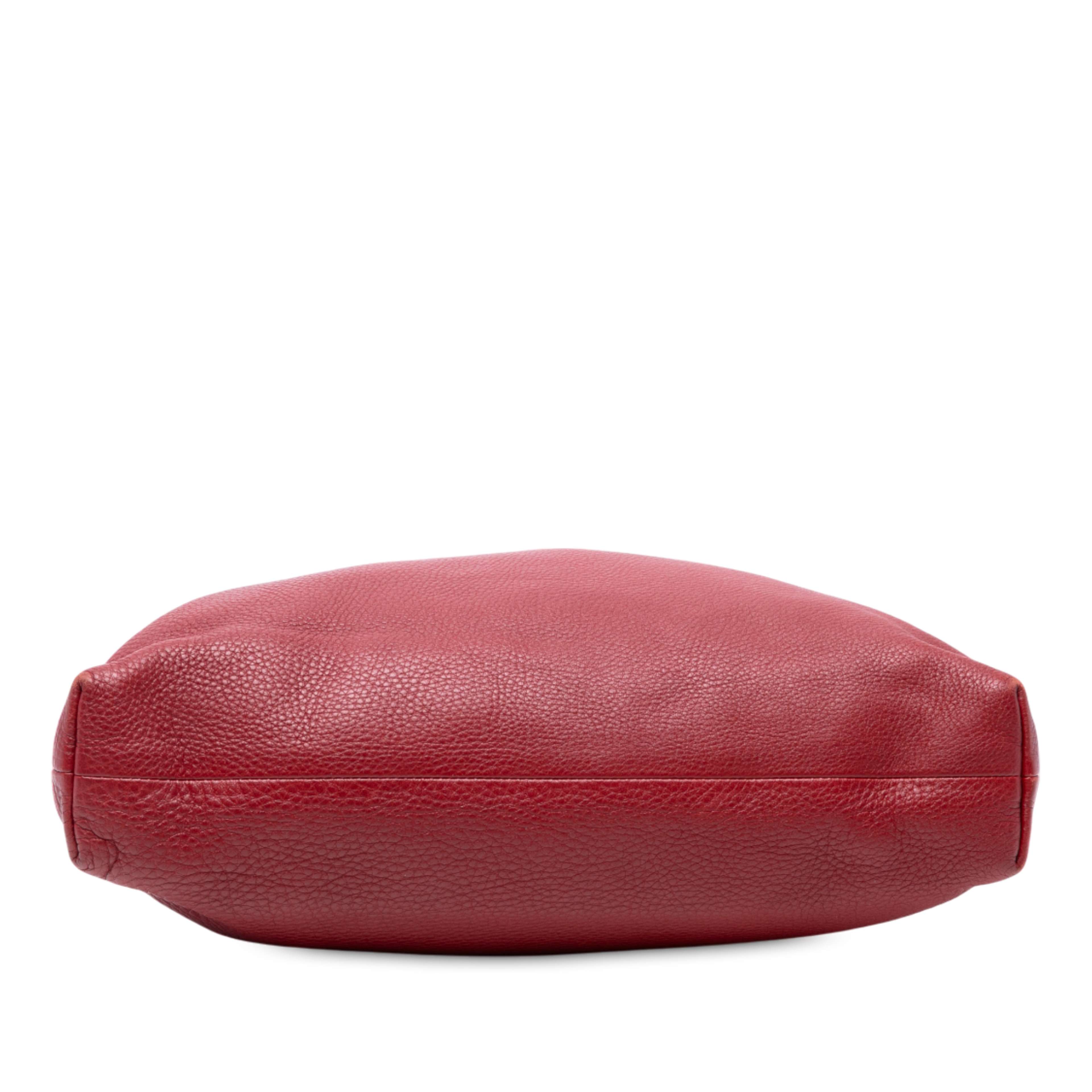 Gucci Tall Leather Bamboo Shopper Tote, från Luxclusif, i färgen red. Klicka för att öppna bilden i stort format