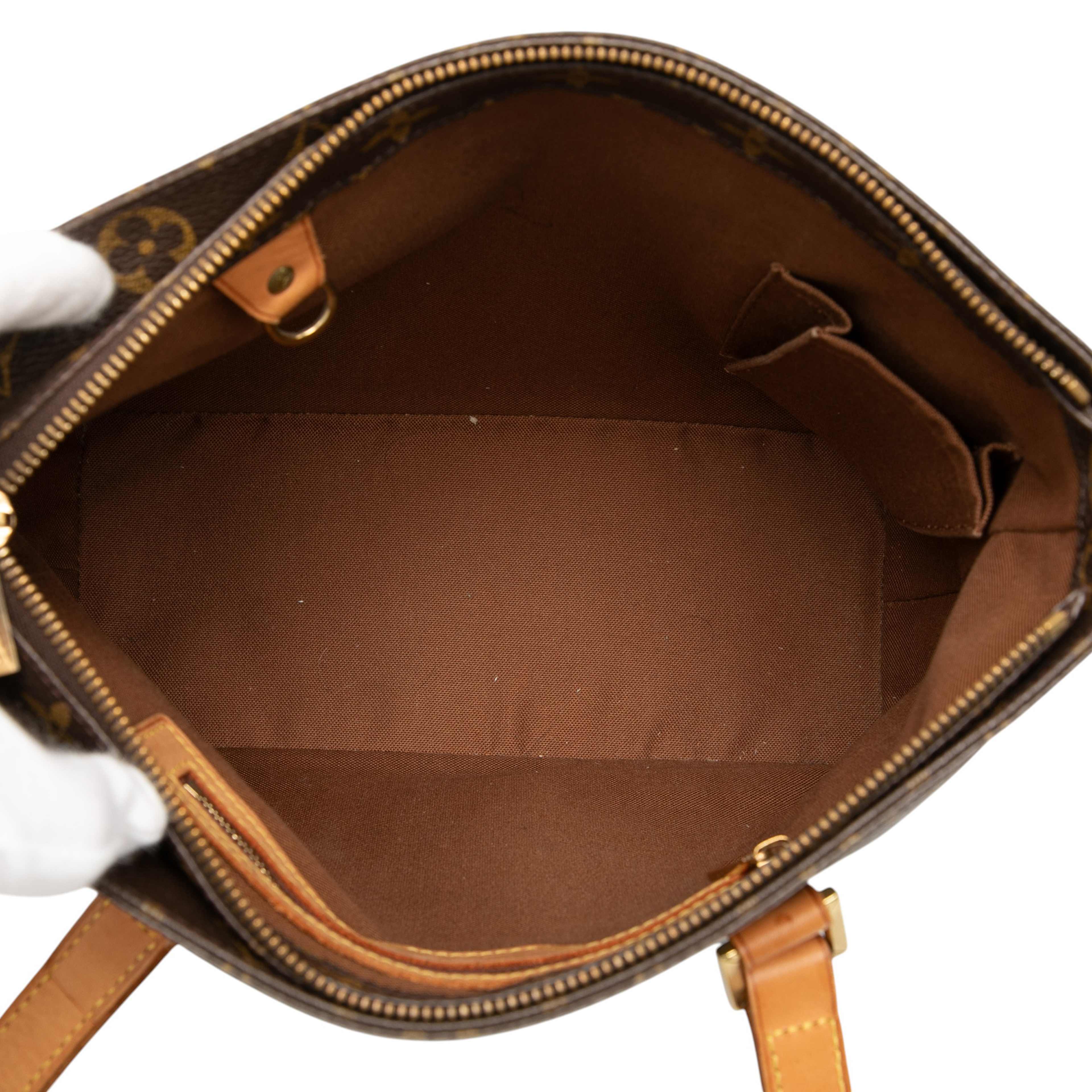 Louis Vuitton Monogram Cabas Piano, från Luxclusif, i färgen brown. Klicka för att öppna bilden i stort format