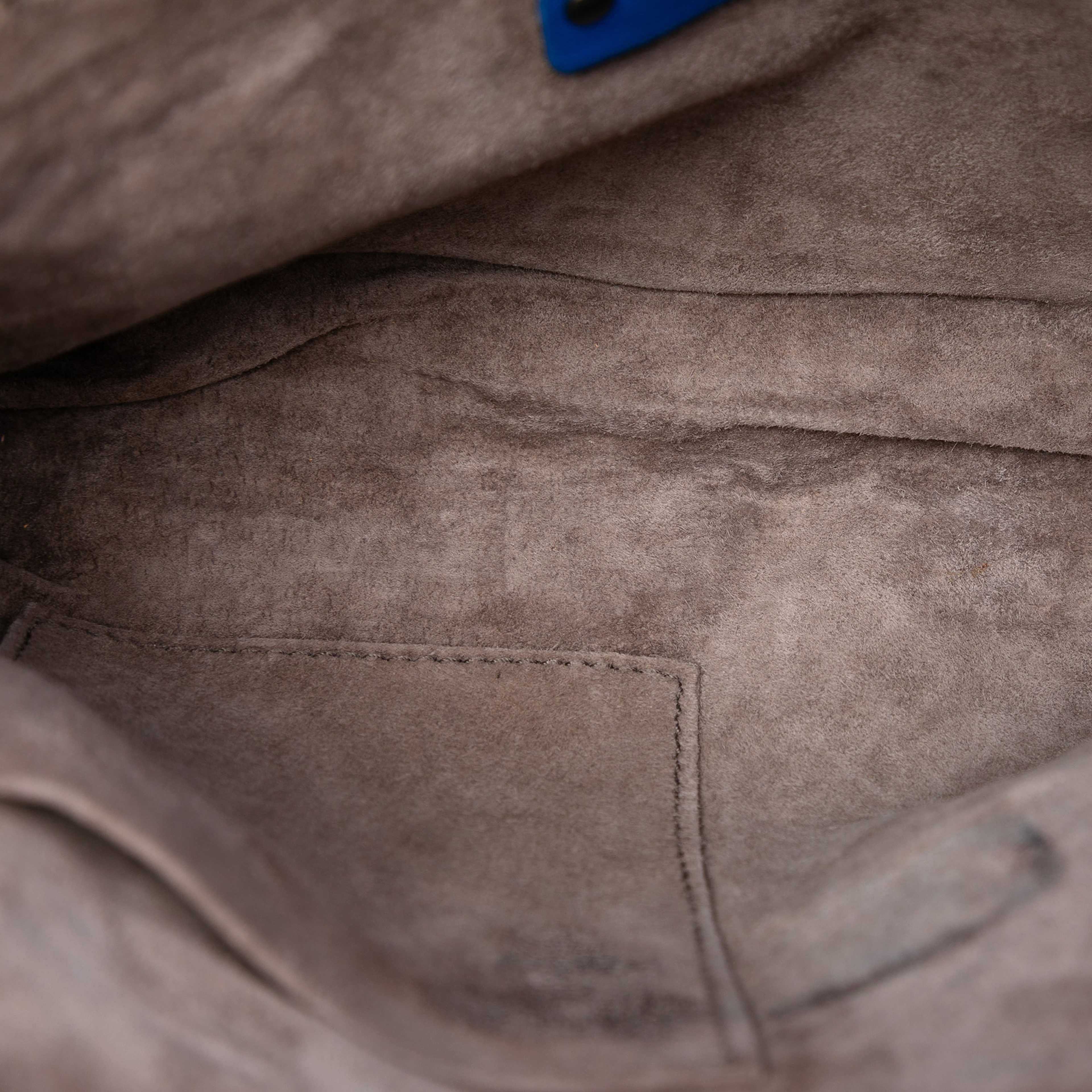 Bottega Veneta Nappa Intrecciato Nodini Crossbody, från Luxclusif, i färgen blue. Klicka för att öppna bilden i stort format