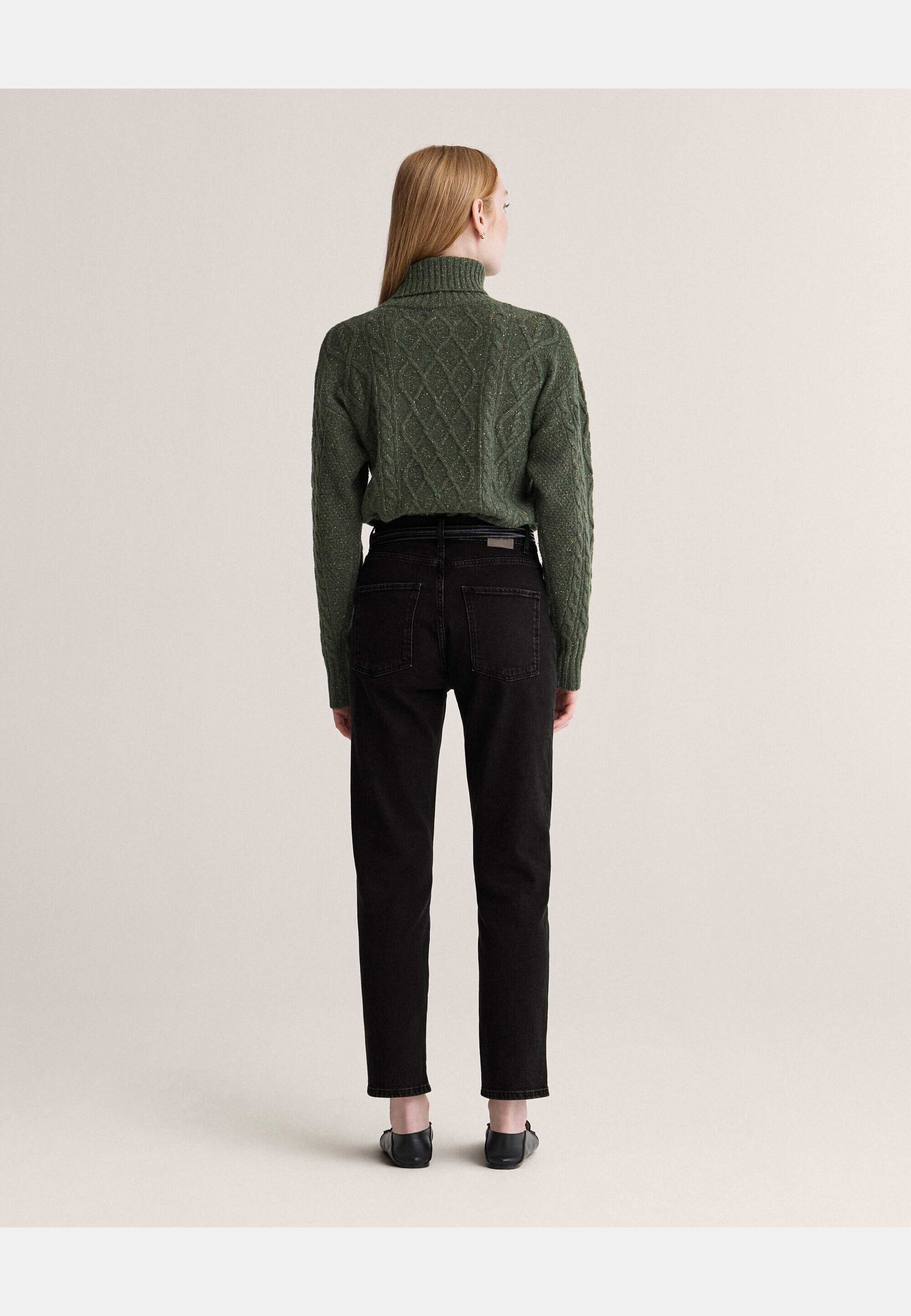 Simone Tweed Turtleneck Sweater, från Newhouse, i färgen mörkgrön. Klicka för att öppna bilden i stort format