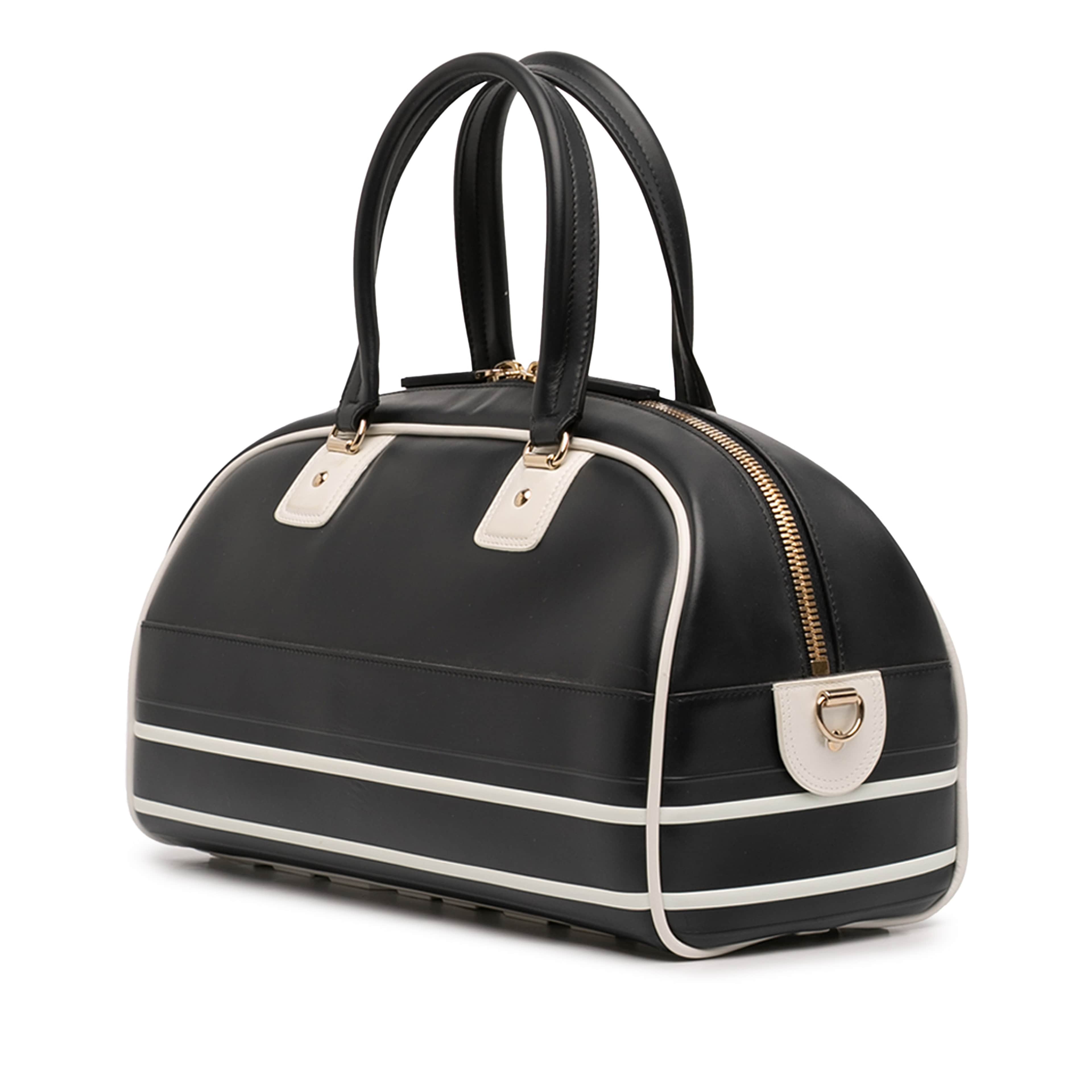 Dior Medium Leather Dior Vibe Zip Bowling Bag, från Luxclusif, i färgen svart. Klicka för att öppna bilden i stort format