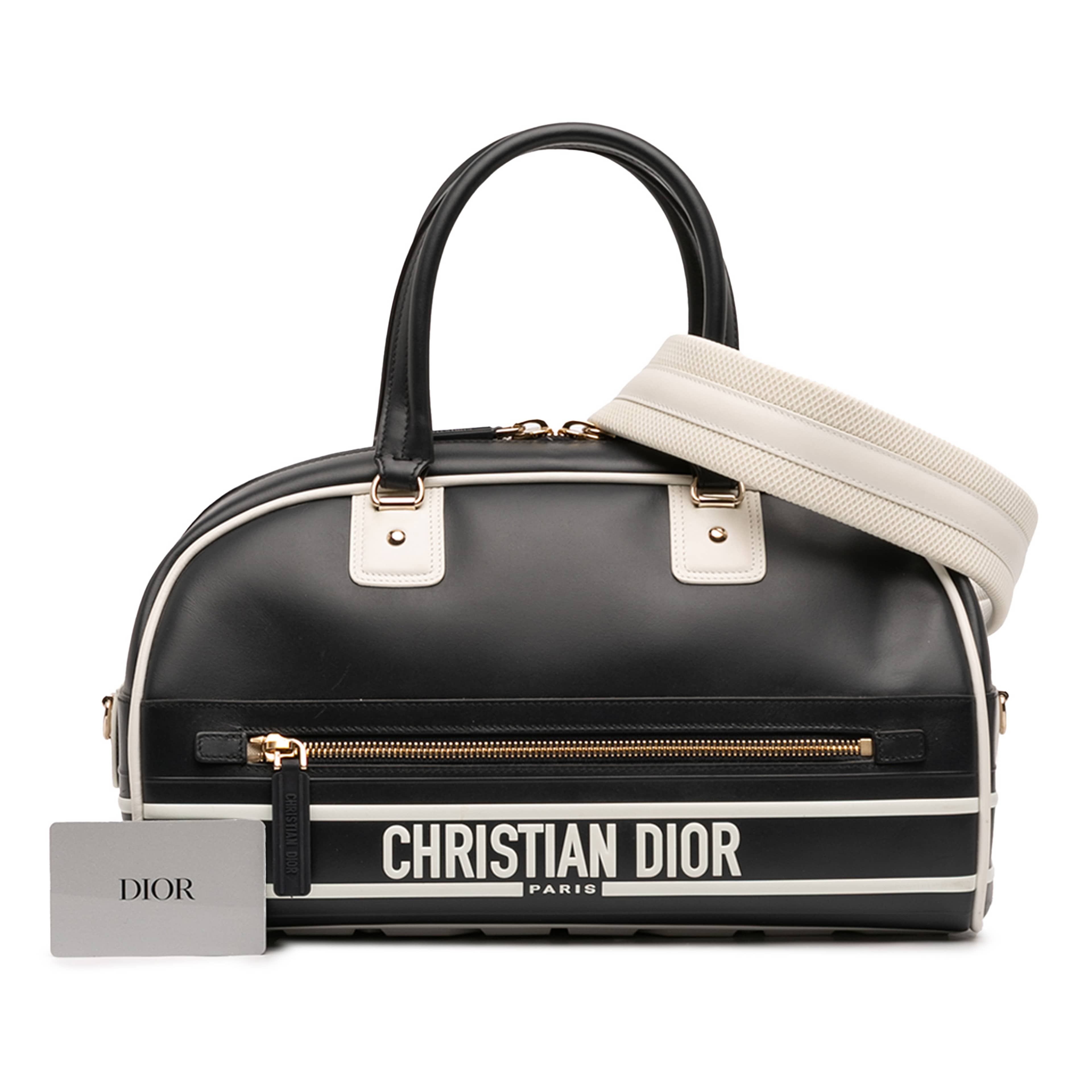 Dior Medium Leather Dior Vibe Zip Bowling Bag, från Luxclusif, i färgen svart. Klicka för att öppna bilden i stort format
