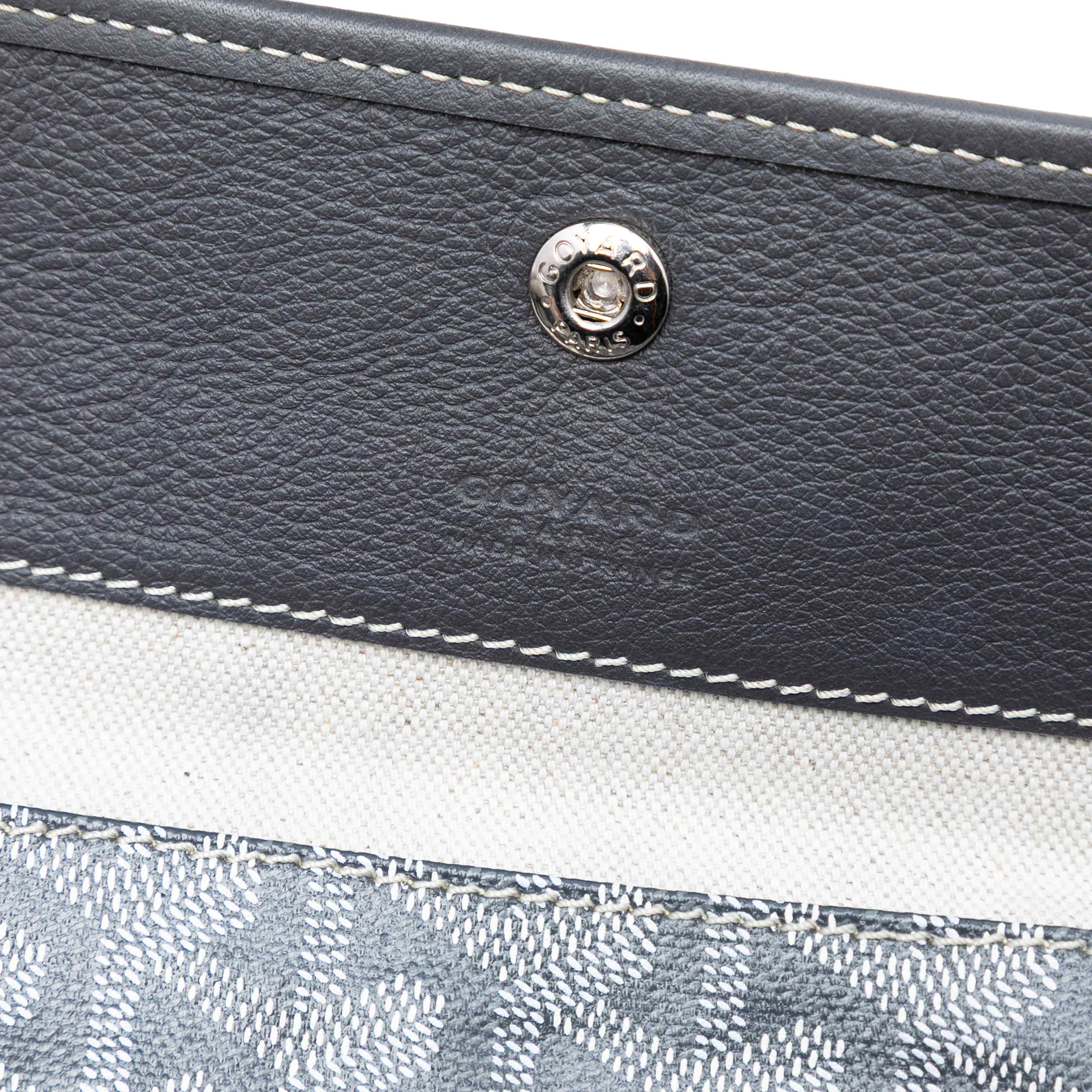 Goyard Goyardine Saint Louis Pm, från Luxclusif, i färgen gray. Klicka för att öppna bilden i stort format