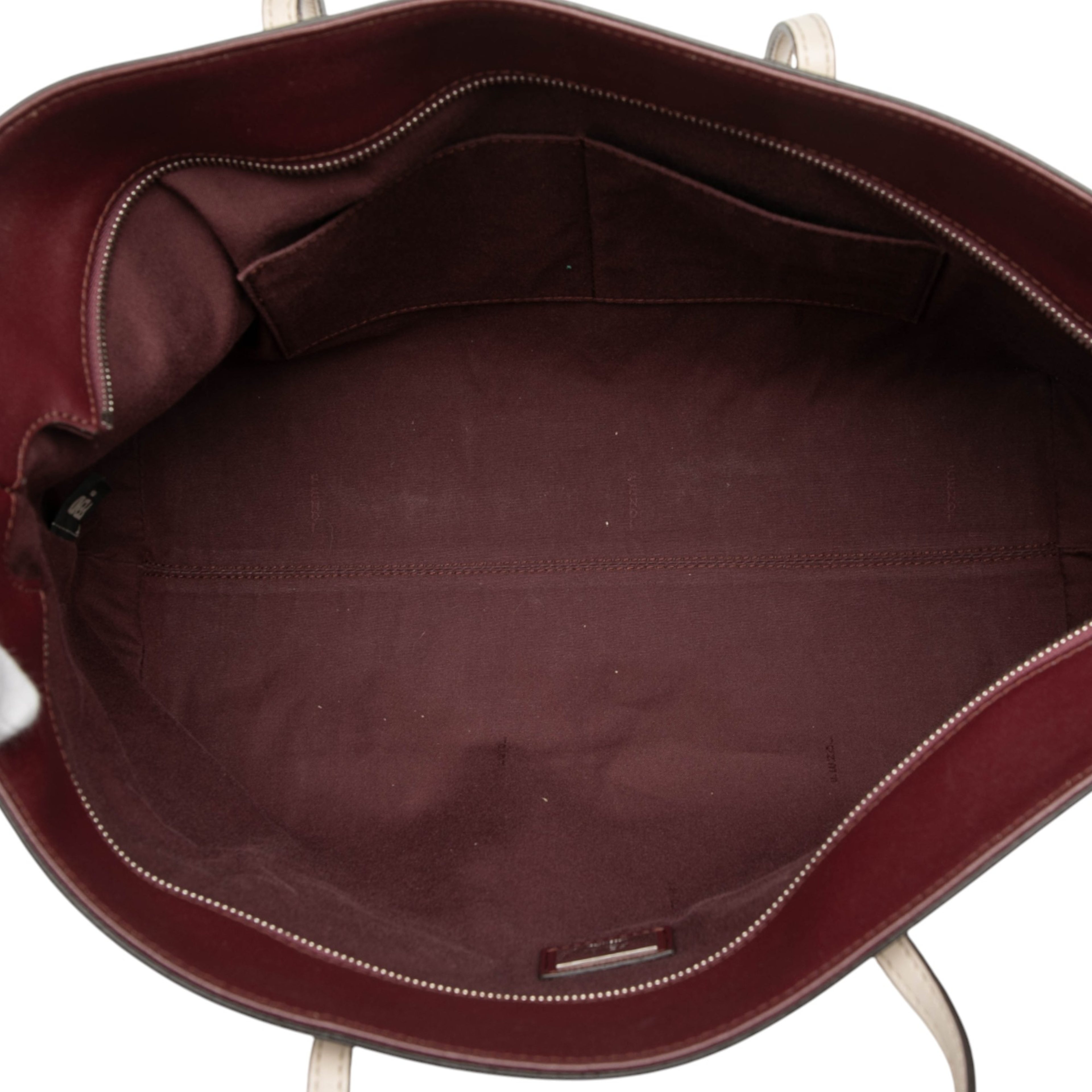 Fendi Medium Leather Monster Roll Tote, från Luxclusif, i färgen light beige. Klicka för att öppna bilden i stort format