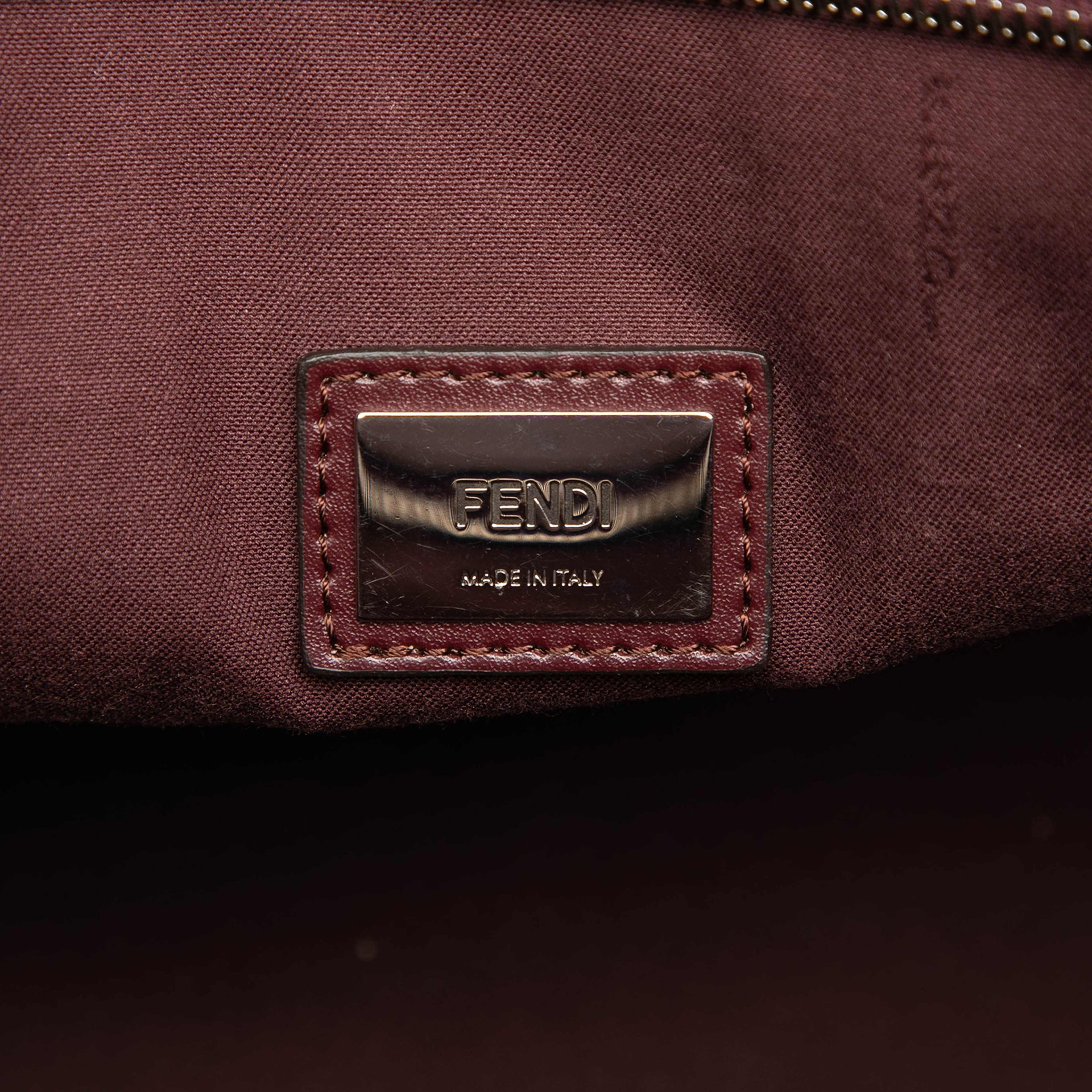 Fendi Medium Leather Monster Roll Tote, från Luxclusif, i färgen light beige. Klicka för att öppna bilden i stort format