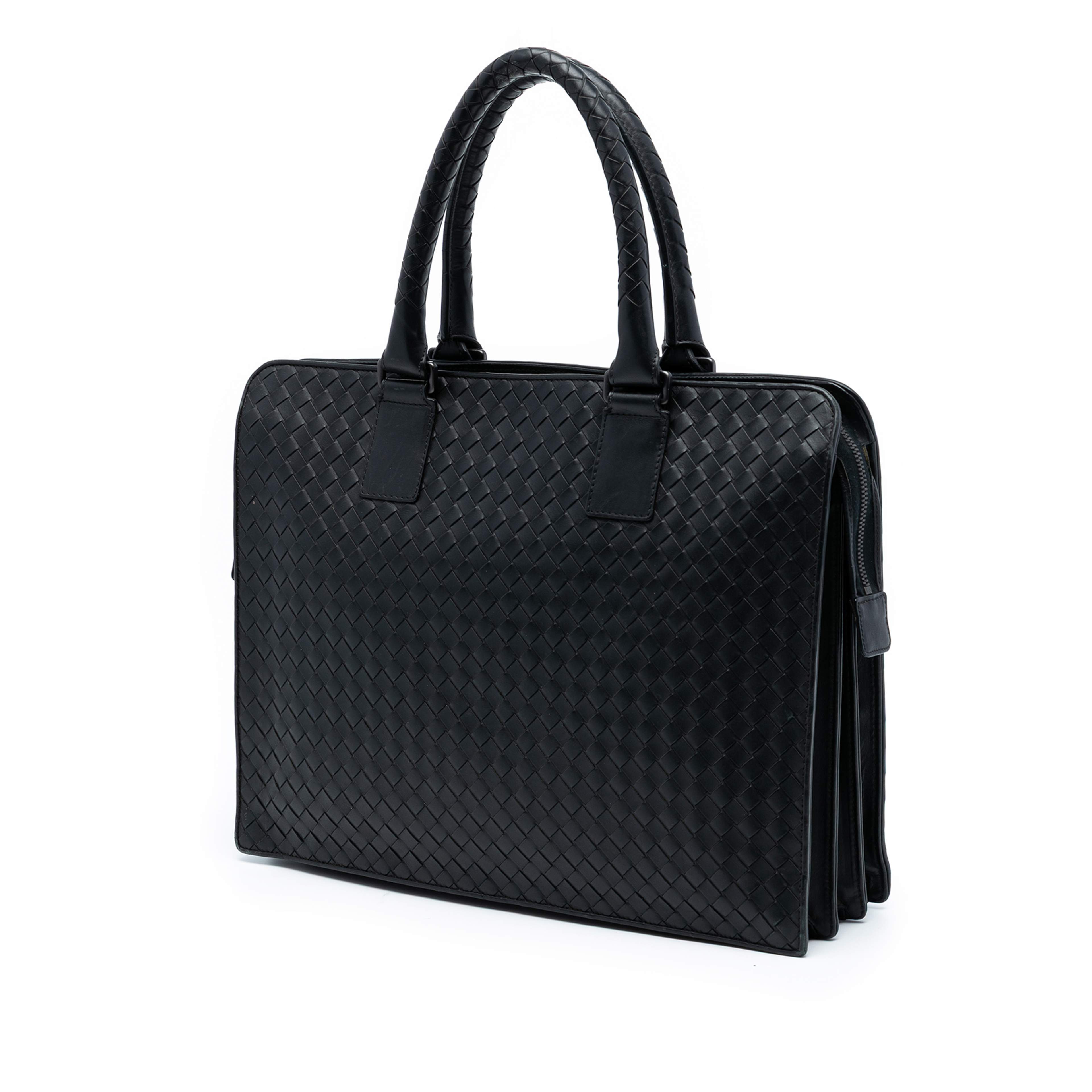 Bottega Veneta Nappa Intrecciato Business Bag, från Luxclusif, i färgen black. Klicka för att öppna bilden i stort format