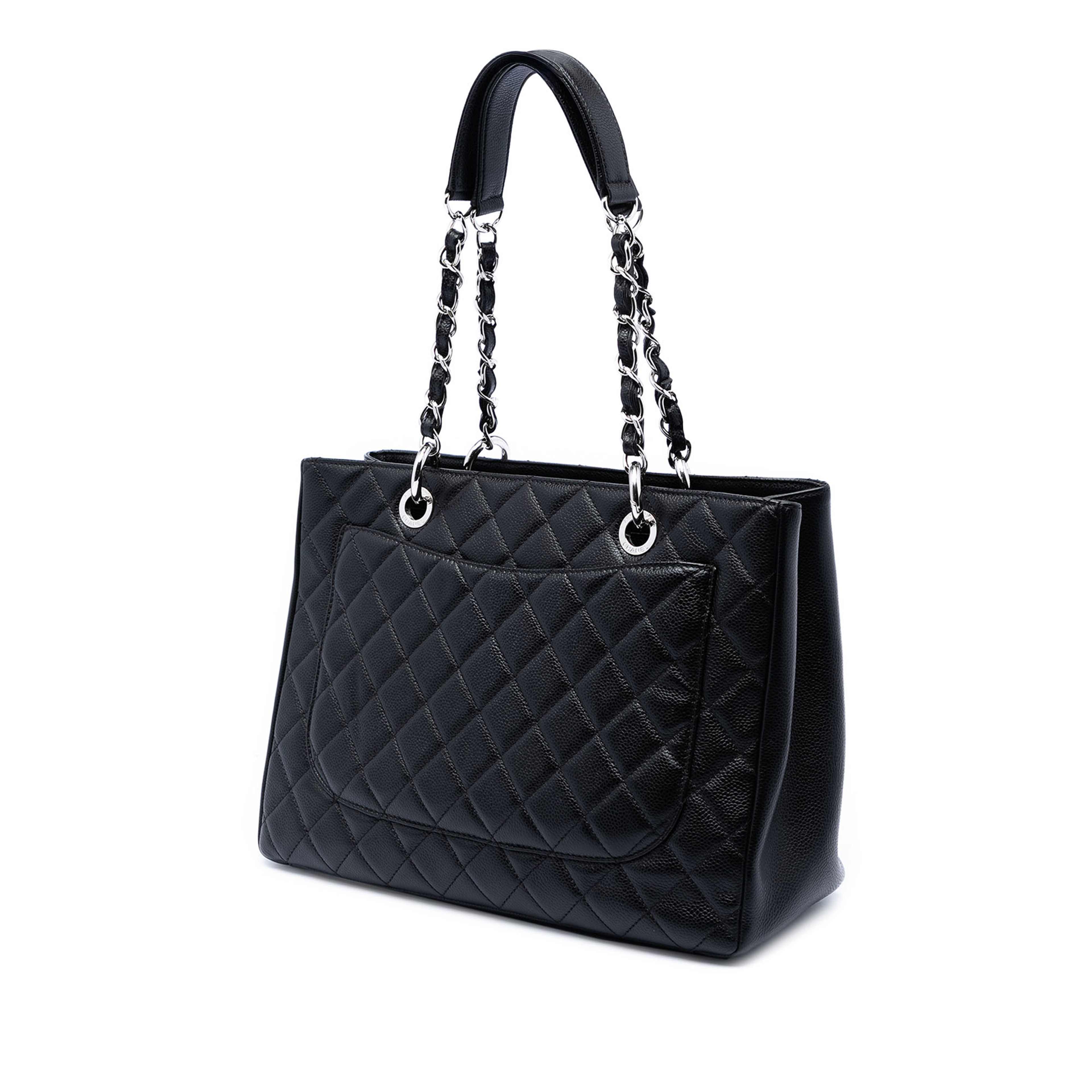 Chanel Caviar Grand Shopping Tote, från Luxclusif, i färgen black. Klicka för att öppna bilden i stort format