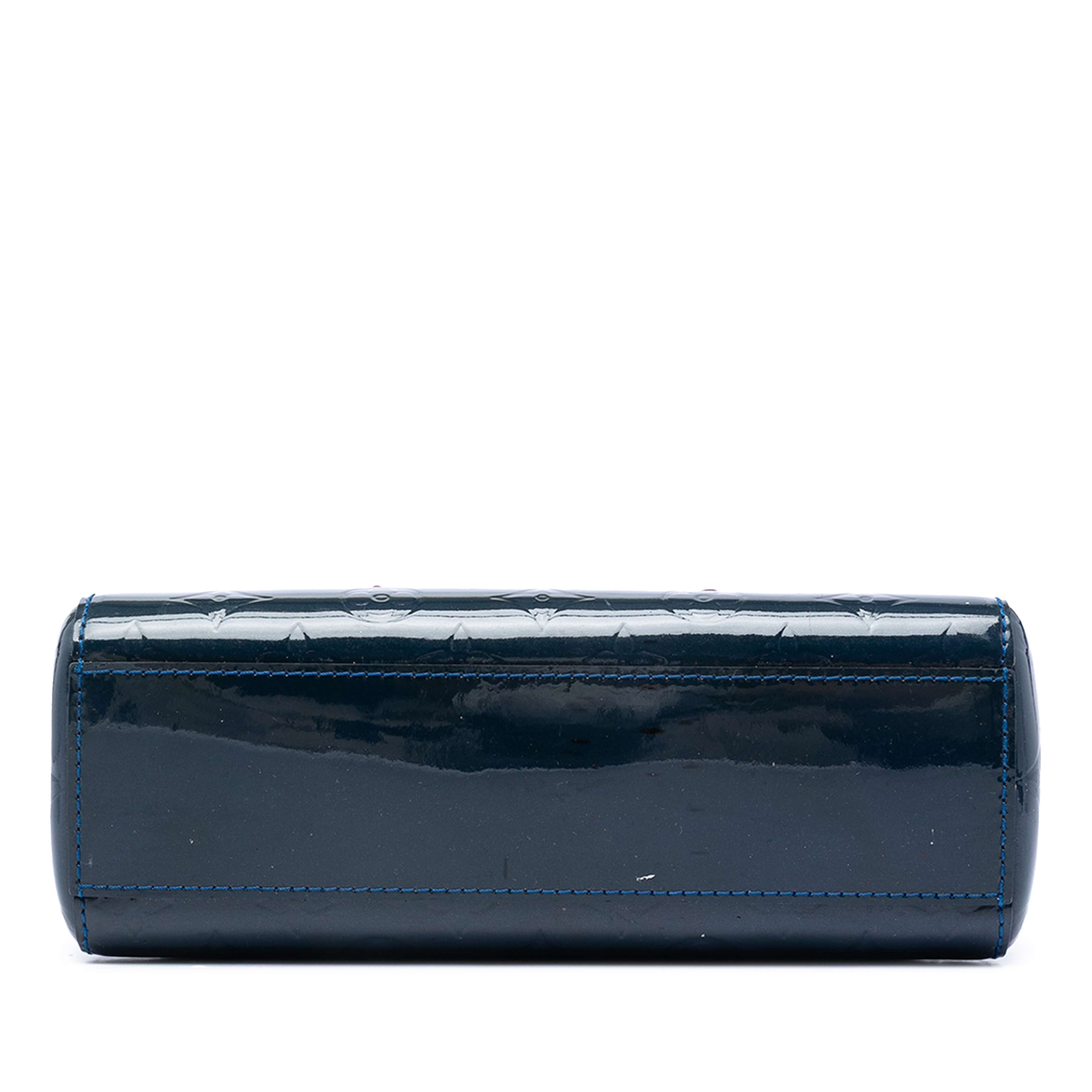 Louis Vuitton Monogram Vernis Catalina Bb, från Luxclusif, i färgen dark blue. Klicka för att öppna bilden i stort format