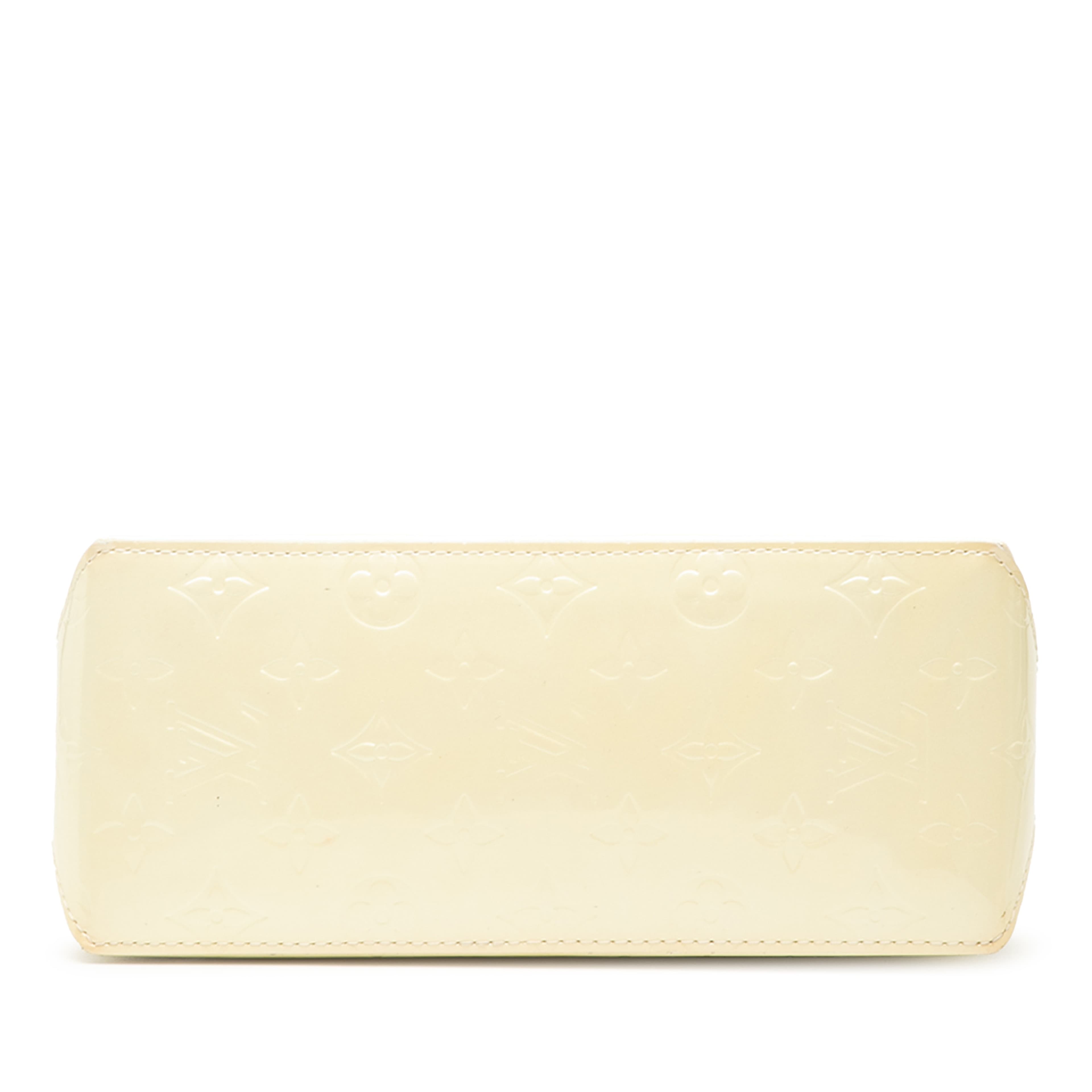 Louis Vuitton Monogram Vernis Reade Pm, från Luxclusif, i färgen vit. Klicka för att öppna bilden i stort format