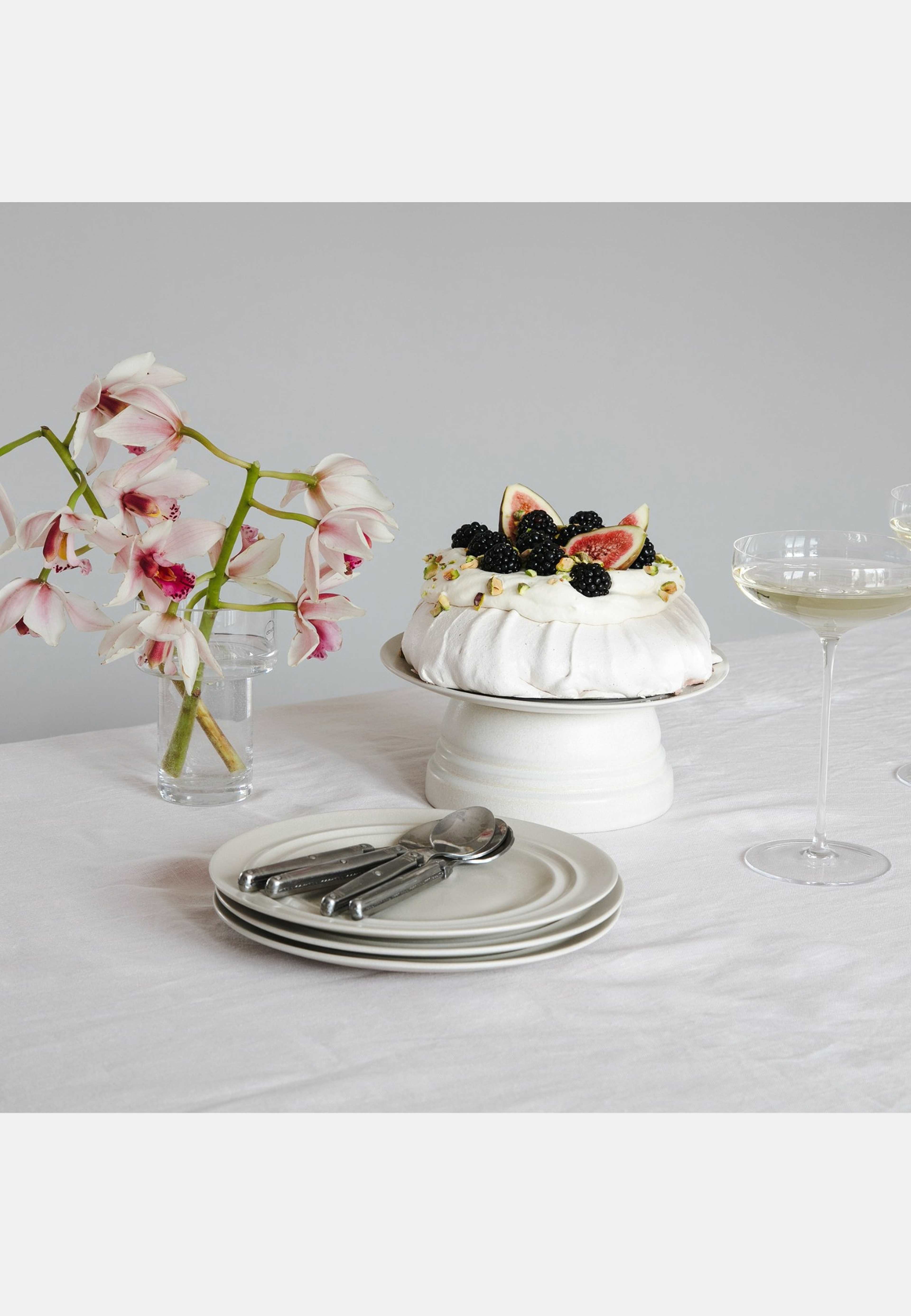Assiette Krås 21 Cm, från Created by Designtorget, i färgen creme. Klicka för att öppna bilden i stort format