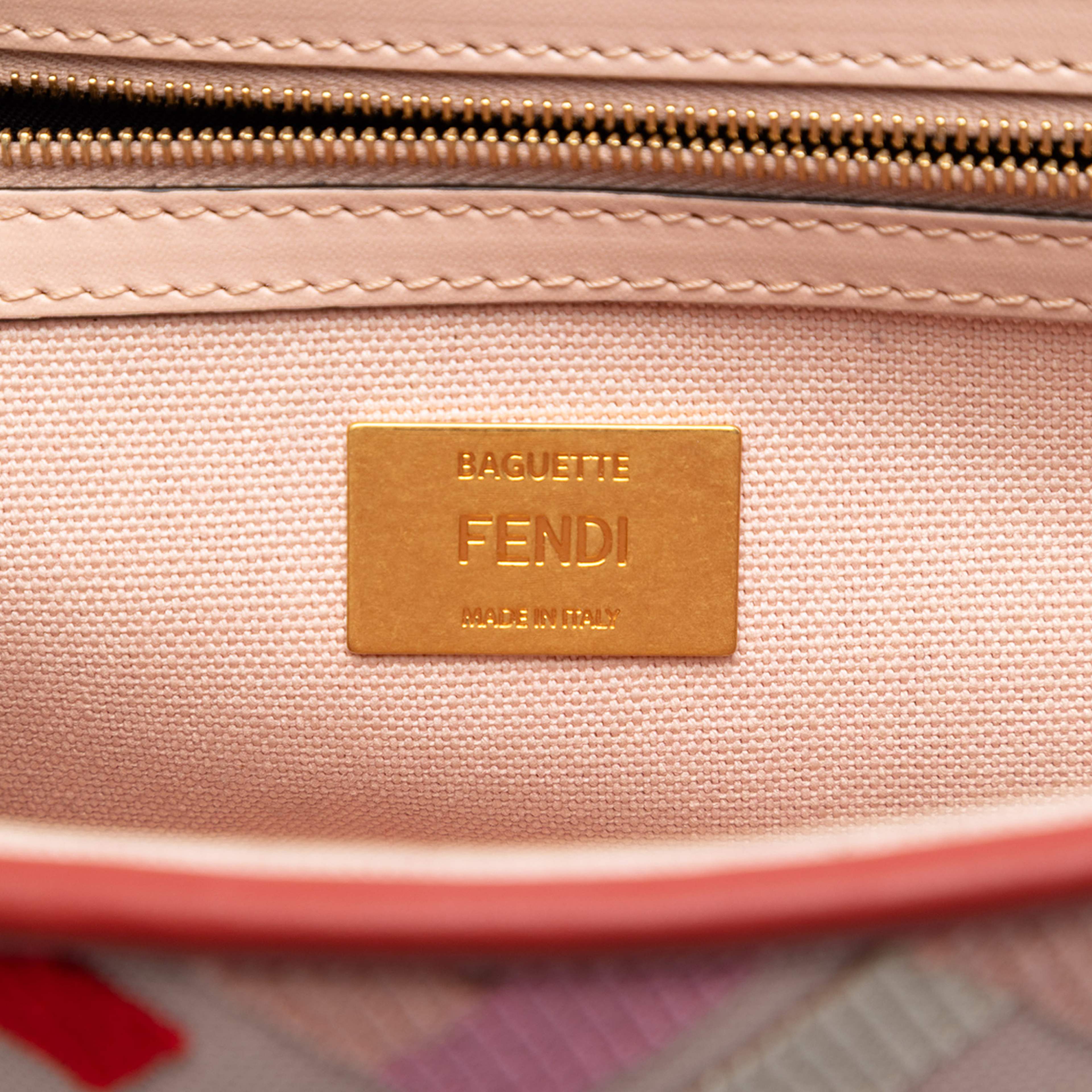 Fendi Zucca Embroidered Canvas Baguette Satchel, från Luxclusif, i färgen pink. Klicka för att öppna bilden i stort format