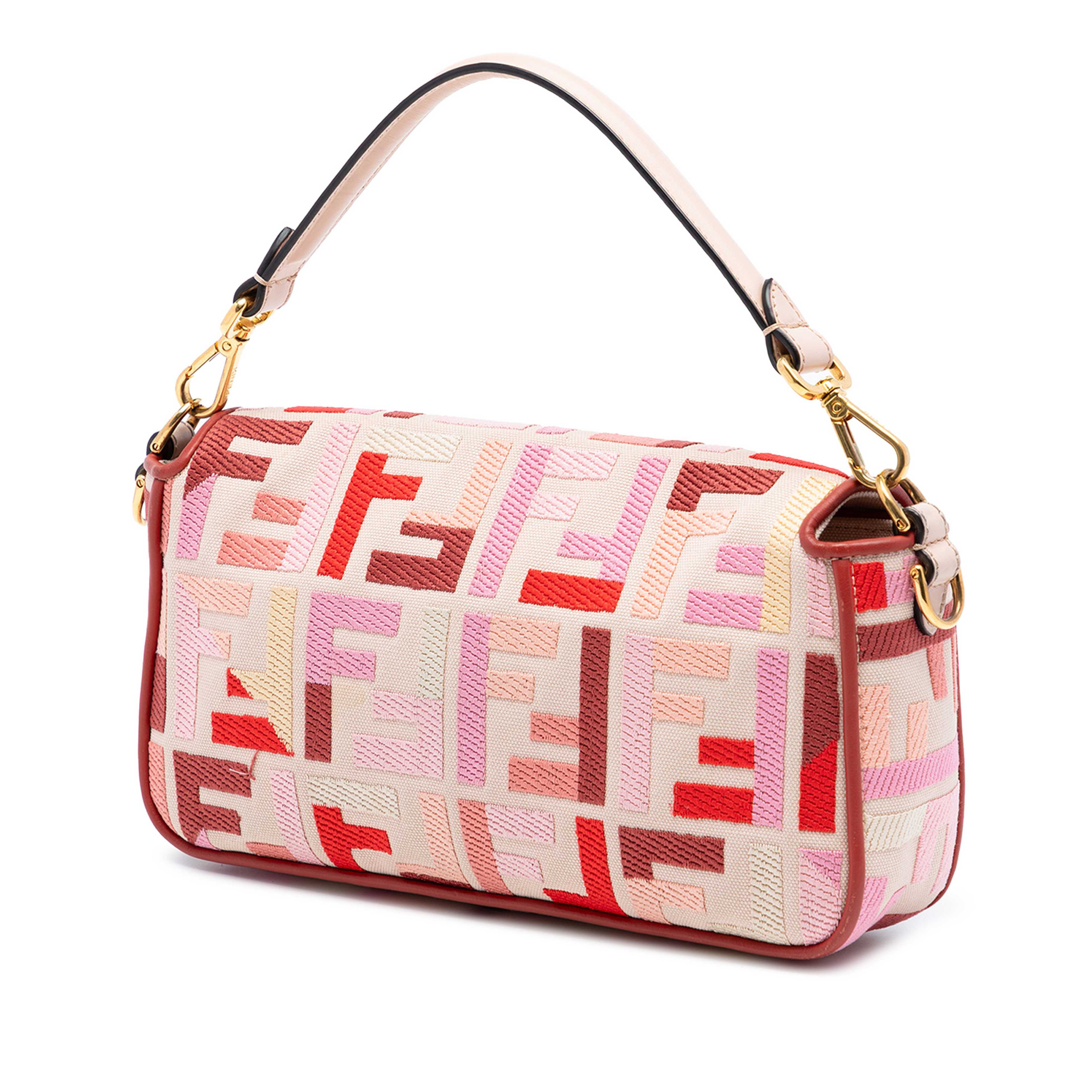 Fendi Zucca Embroidered Canvas Baguette Satchel, från Luxclusif, i färgen pink. Klicka för att öppna bilden i stort format