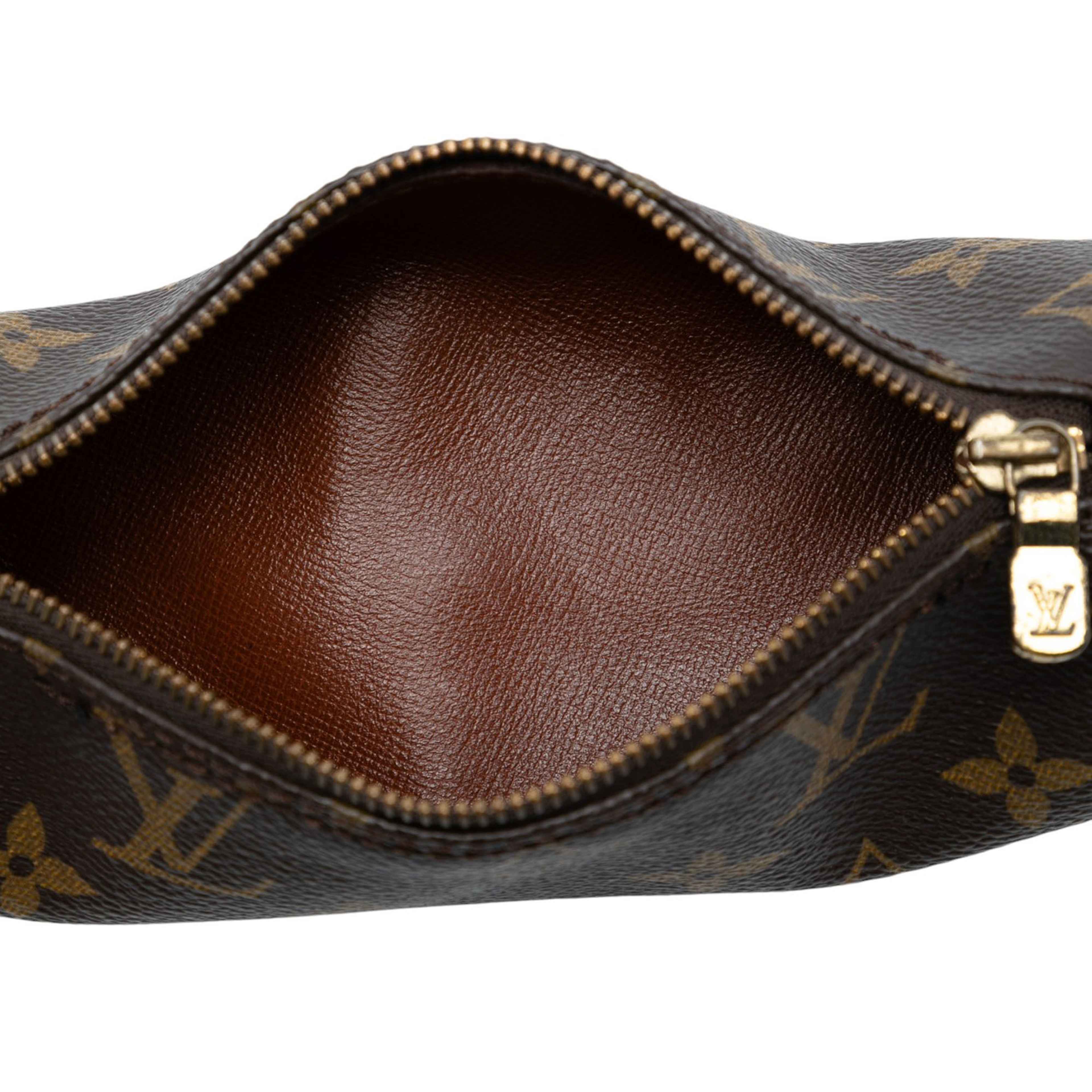 Louis Vuitton Monogram Papillon Pochette, från Luxclusif, i färgen brown. Klicka för att öppna bilden i stort format