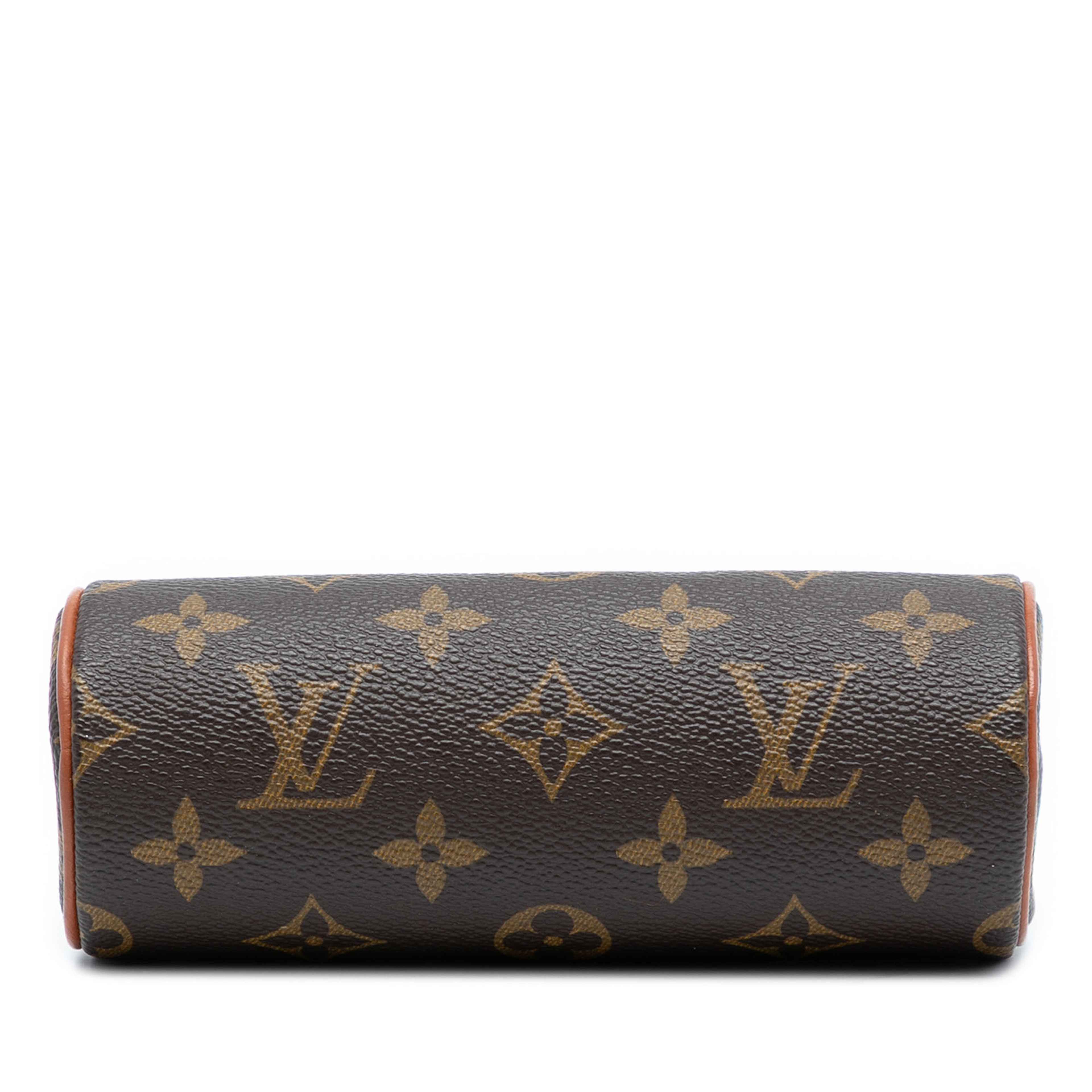Louis Vuitton Monogram Papillon Pochette, från Luxclusif, i färgen brown. Klicka för att öppna bilden i stort format