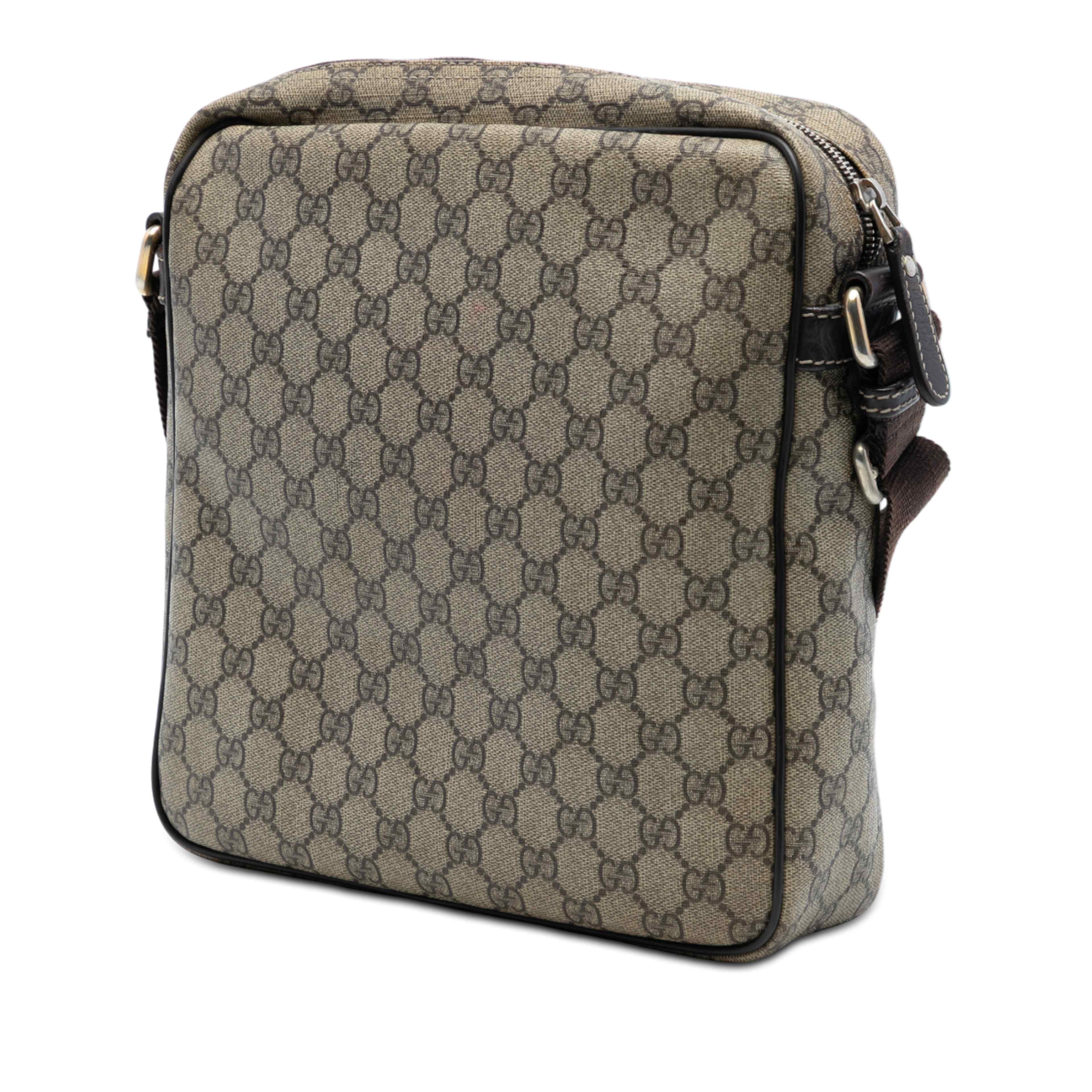 Gucci Gg Supreme Crossbody, från Luxclusif, i färgen beige. Klicka för att öppna bilden i stort format