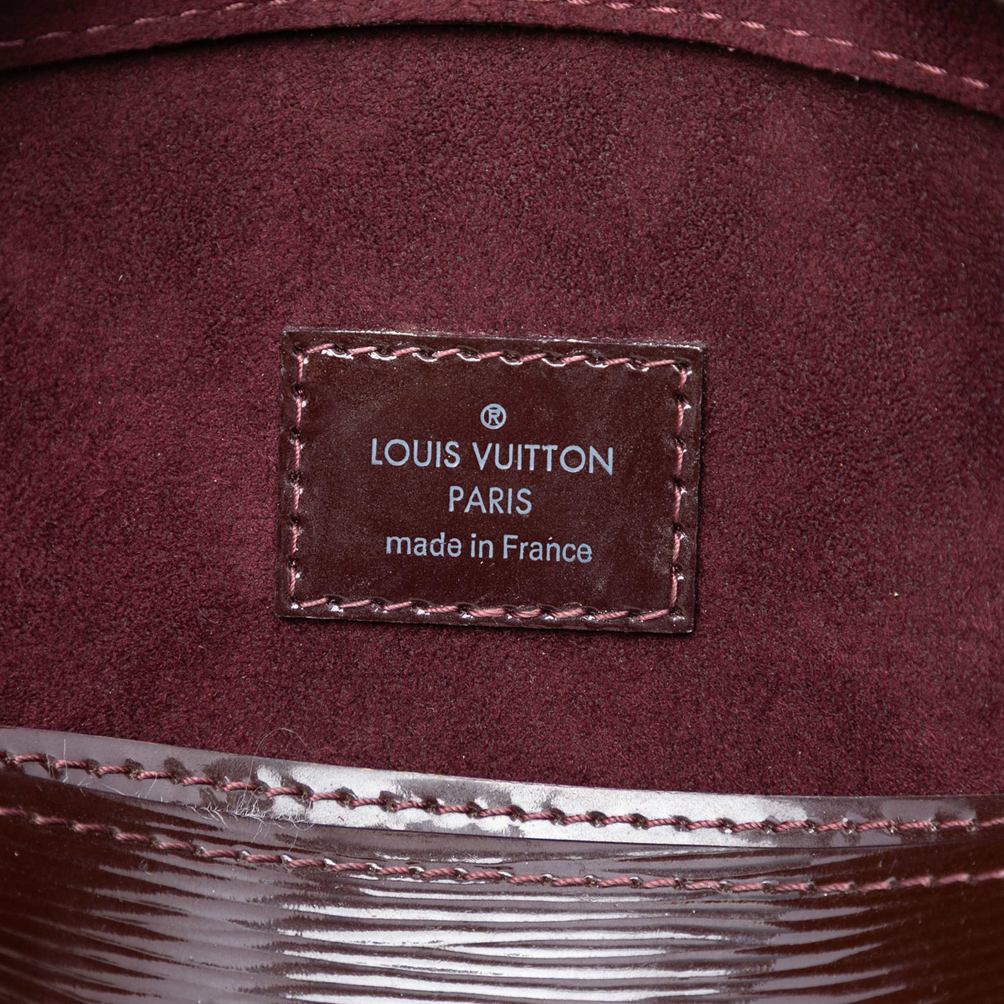 Louis Vuitton Electric Epi Pont Neuf Pm, från Luxclusif, i färgen purple. Klicka för att öppna bilden i stort format