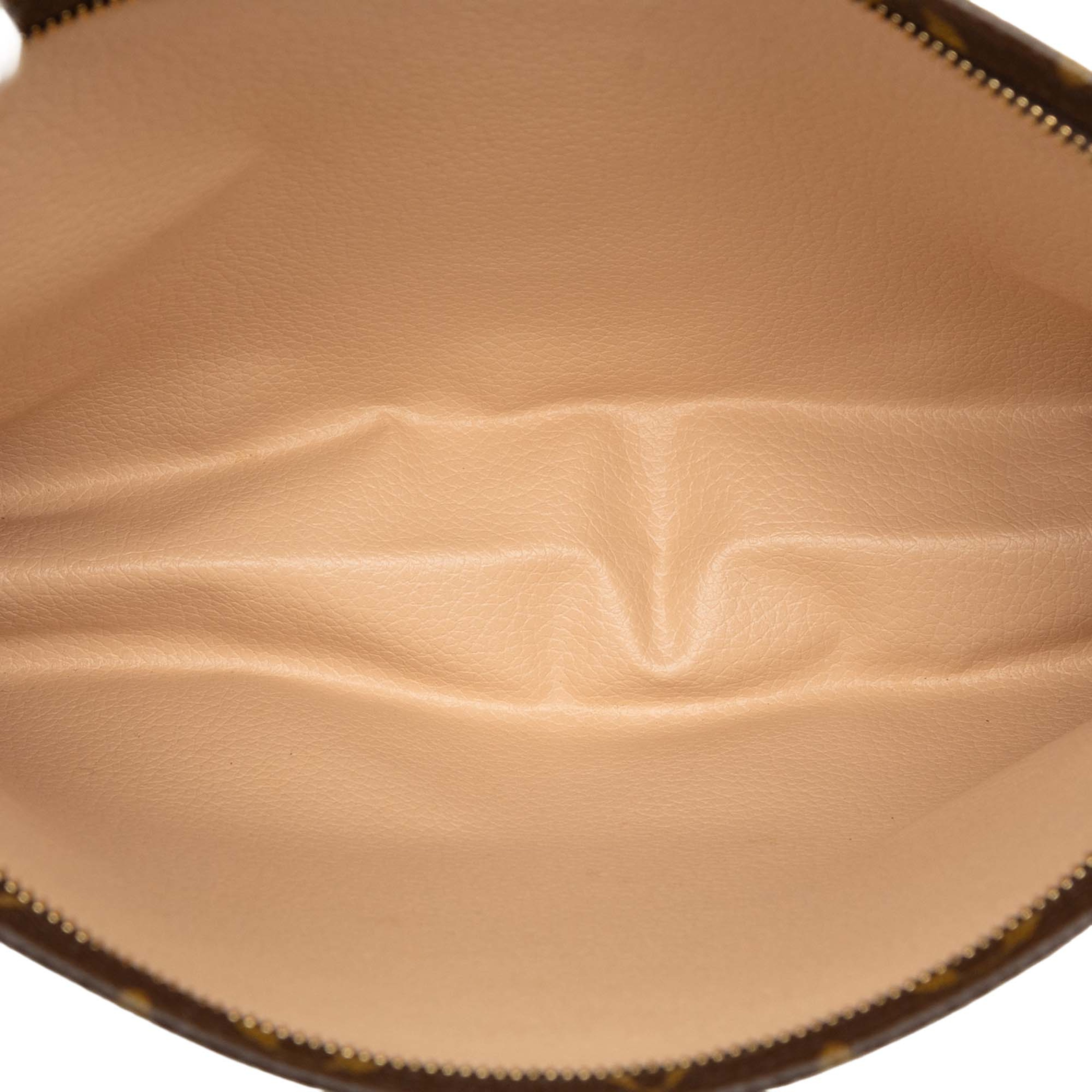 Louis Vuitton Monogram Toiletry Pouch 26, från Luxclusif, i färgen brown. Klicka för att öppna bilden i stort format