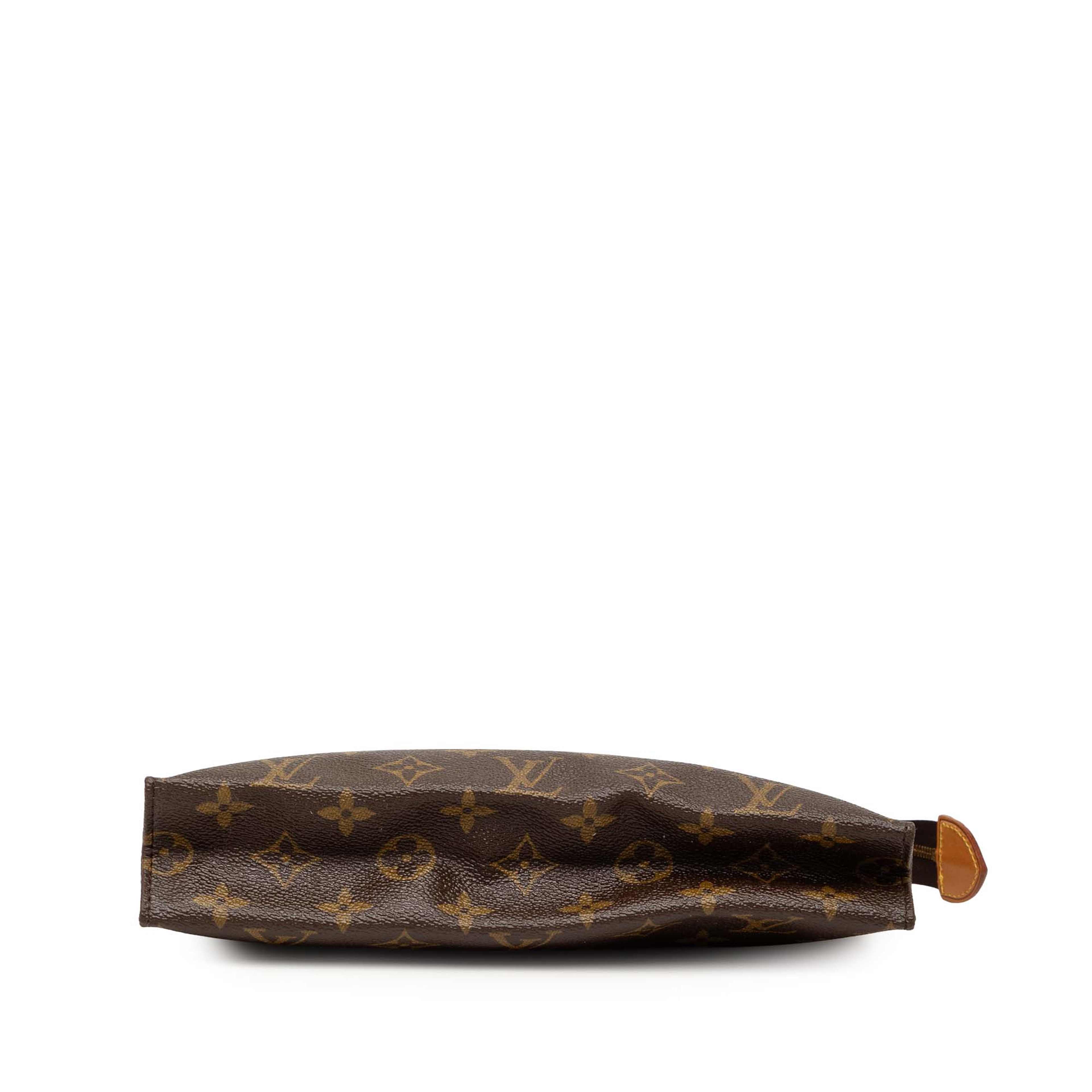 Louis Vuitton Monogram Toiletry Pouch 26, från Luxclusif, i färgen brown. Klicka för att öppna bilden i stort format