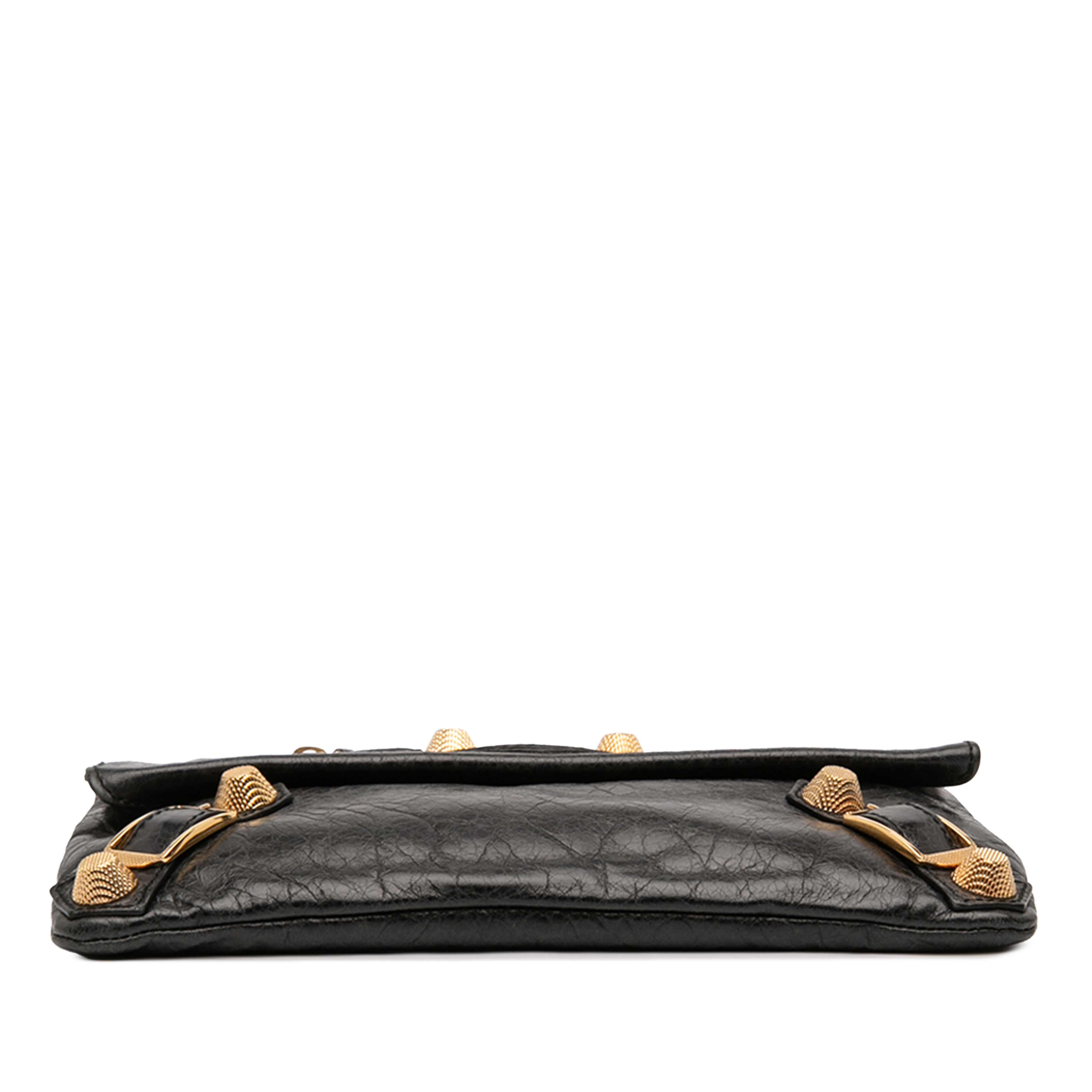Balenciaga Lambskin Motocross Giant 21 Envelope Clutch, från Luxclusif, i färgen svart. Klicka för att öppna bilden i stort format