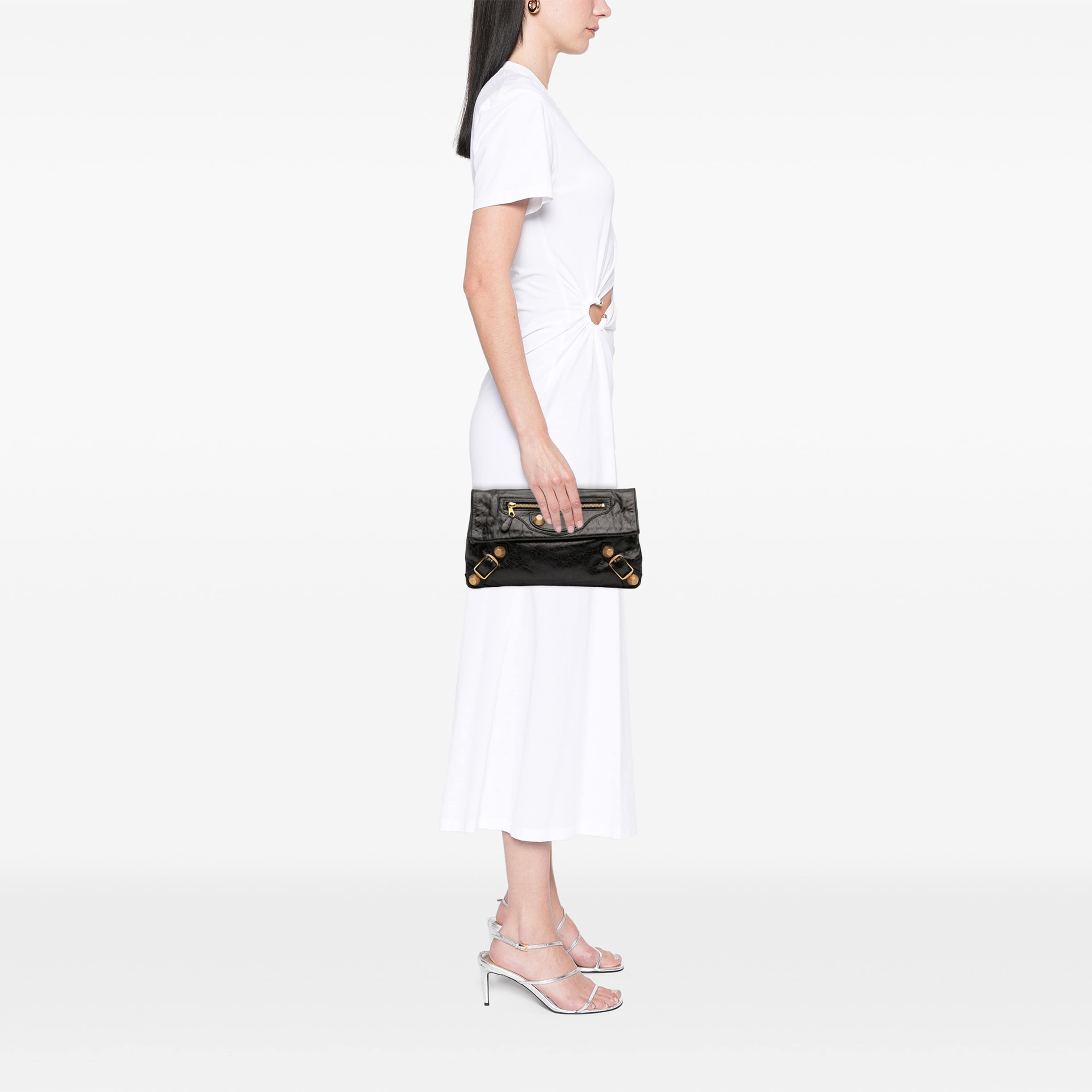 Balenciaga Lambskin Motocross Giant 21 Envelope Clutch, från Luxclusif, i färgen svart. Klicka för att öppna bilden i stort format
