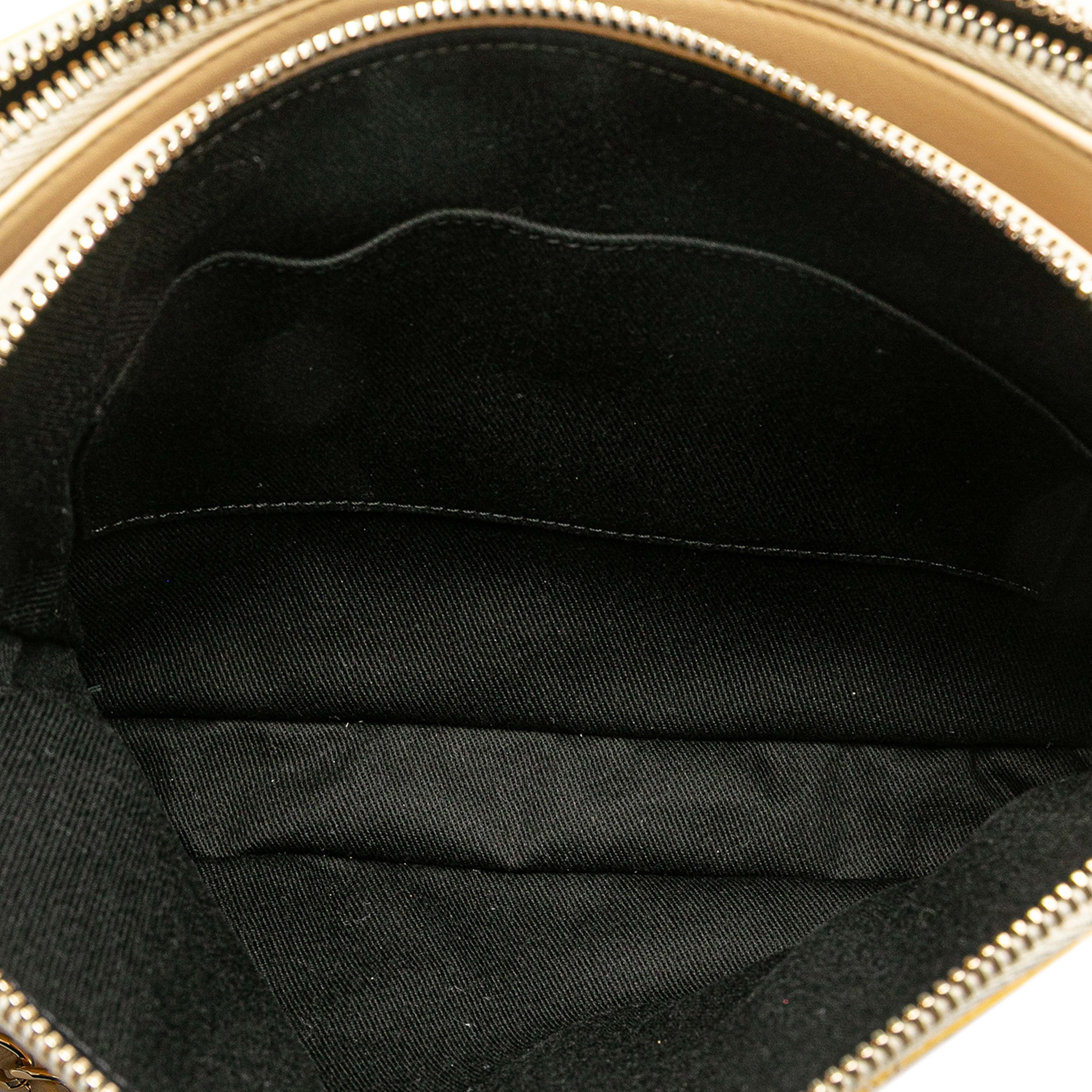 Chanel Quilted Patent Chain Double Zip Crossbody, från Luxclusif, i färgen yellow. Klicka för att öppna bilden i stort format