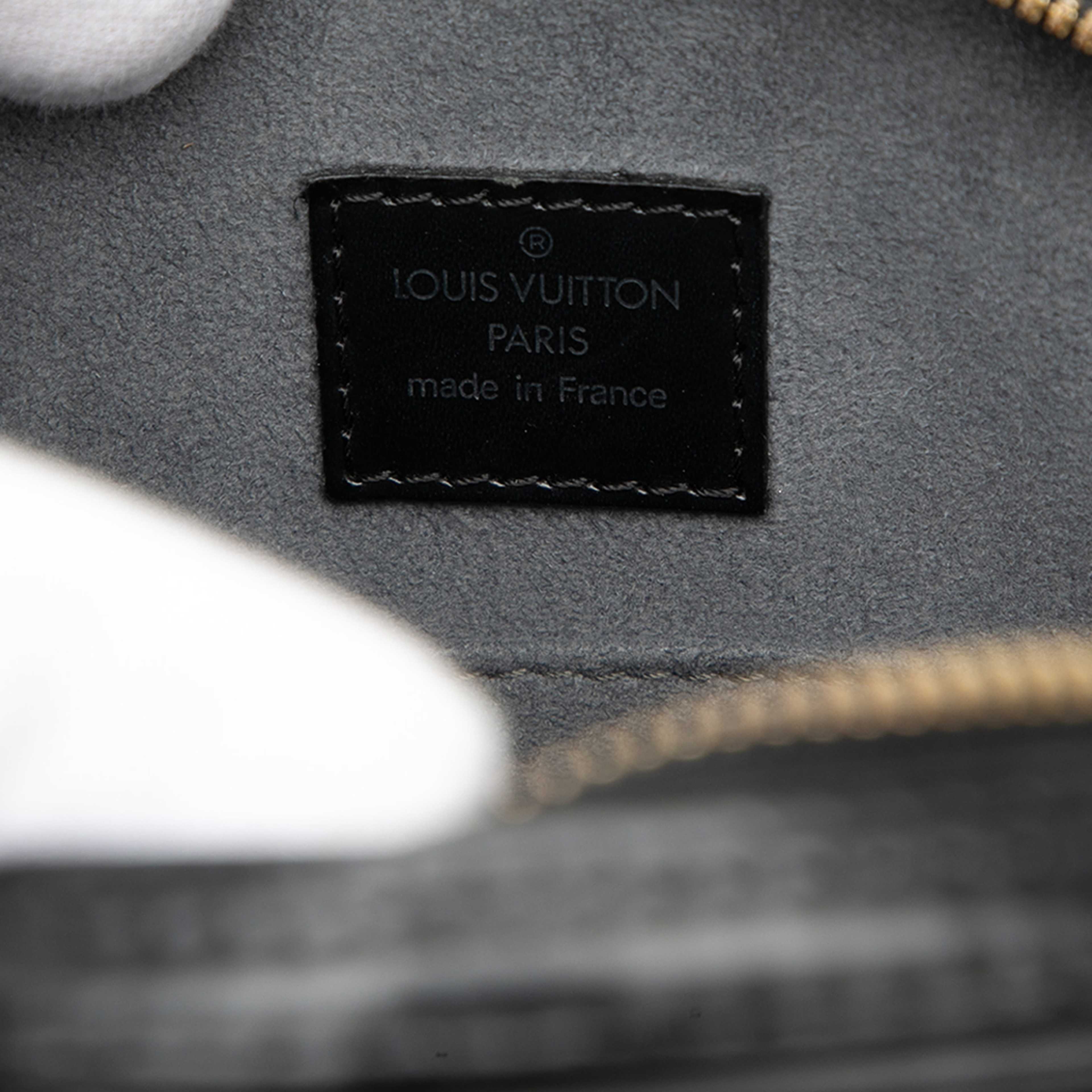 Louis Vuitton Epi Jasmine, från Luxclusif, i färgen black. Klicka för att öppna bilden i stort format