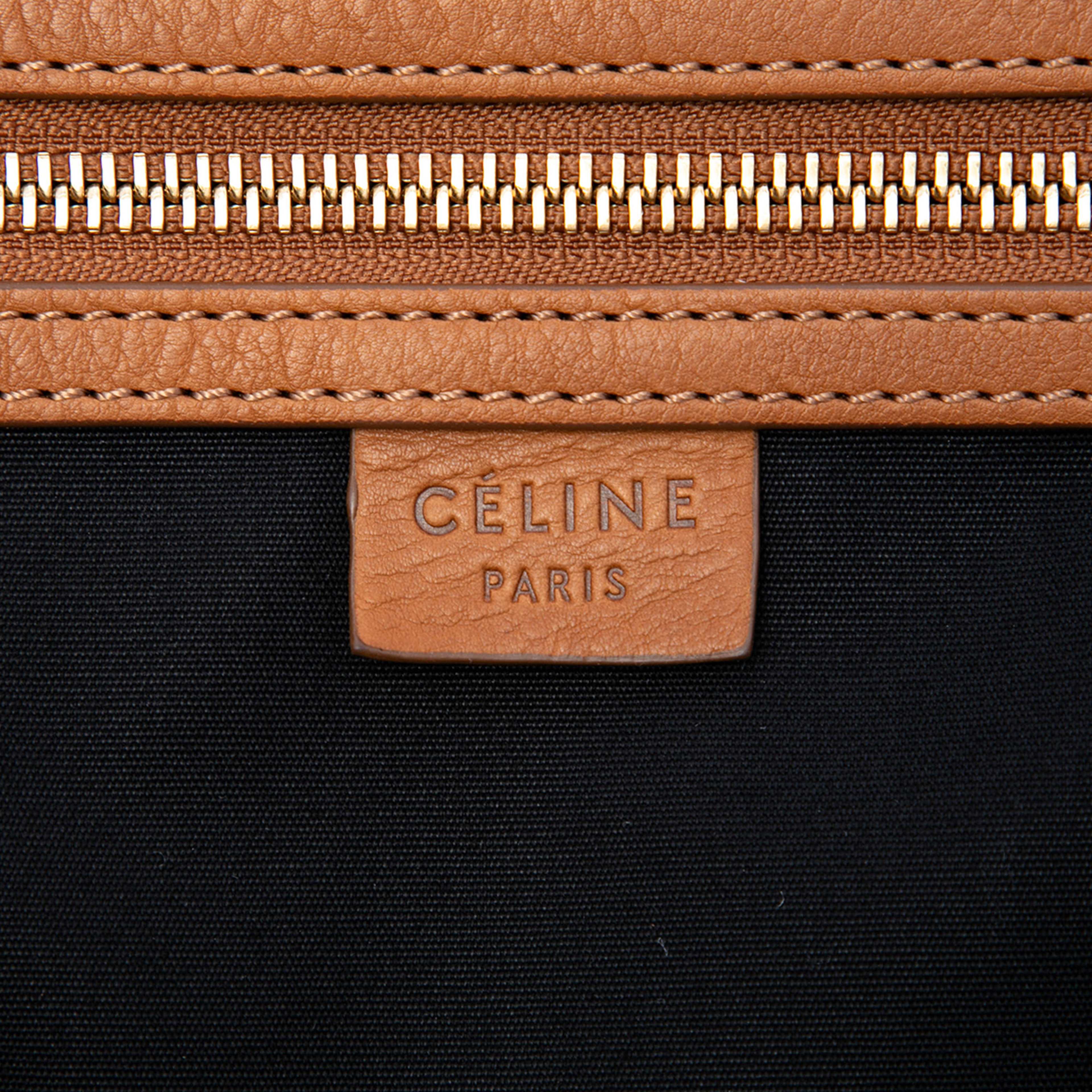 Celine Macadam Canvas Tote, från Luxclusif, i färgen beige. Klicka för att öppna bilden i stort format