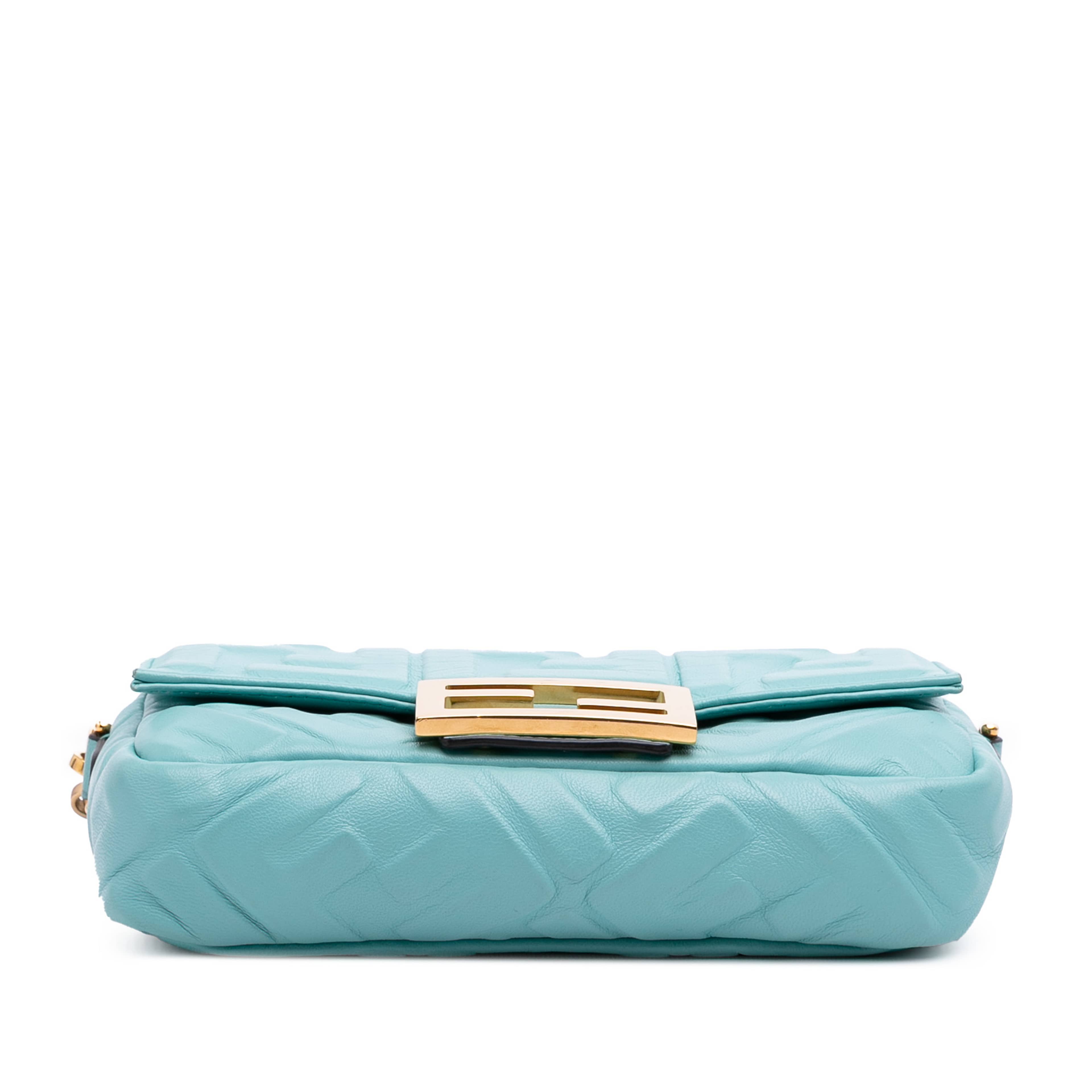 Fendi Mini Zucca Embossed Leather Baguette Satchel, från Luxclusif, i färgen light blue. Klicka för att öppna bilden i stort format