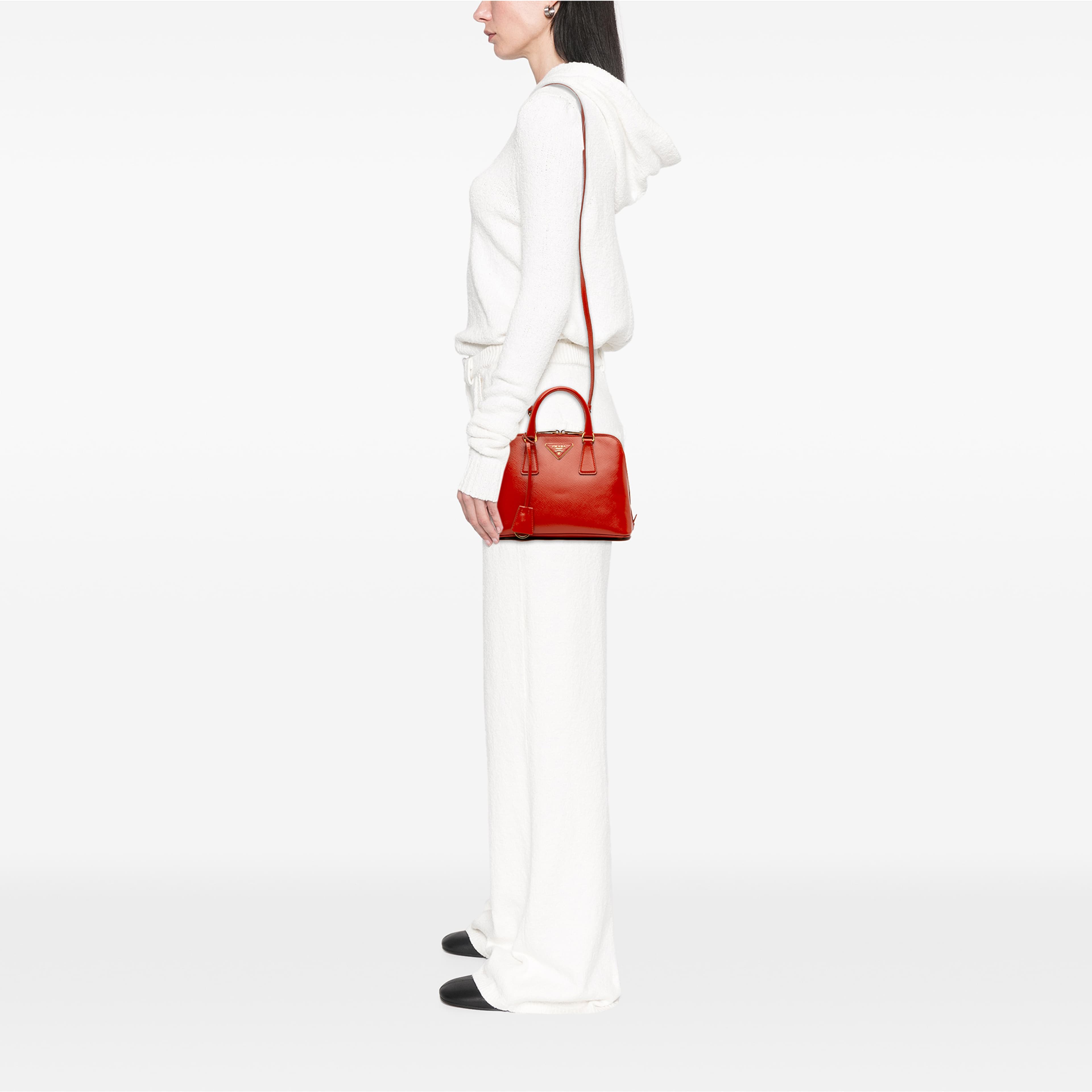 Prada Small Saffiano Vernice Promenade Satchel, från Luxclusif, i färgen orange. Klicka för att öppna bilden i stort format