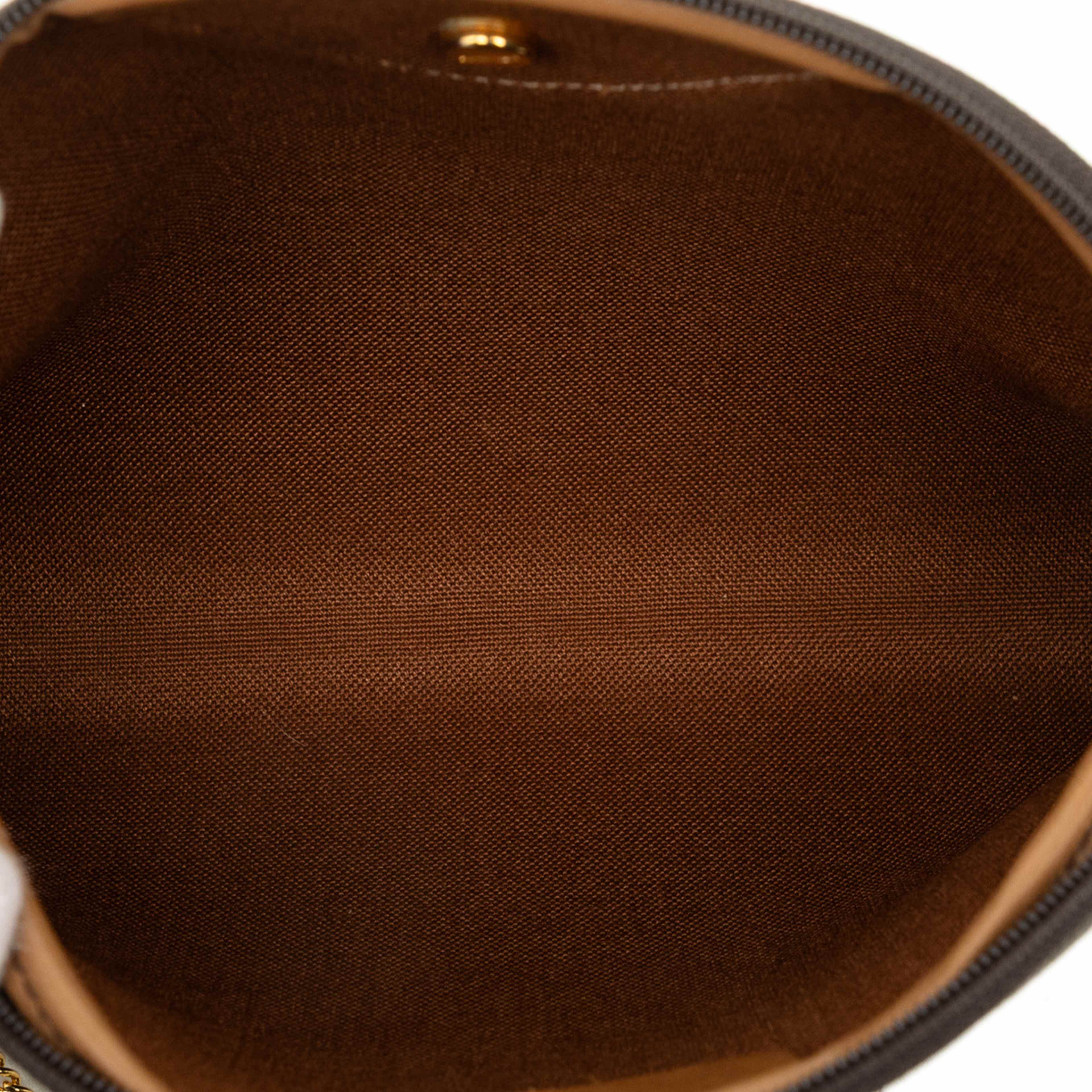 Dior Honeycomb Coated Canvas Chain Crossbody, från Luxclusif, i färgen svart. Klicka för att öppna bilden i stort format