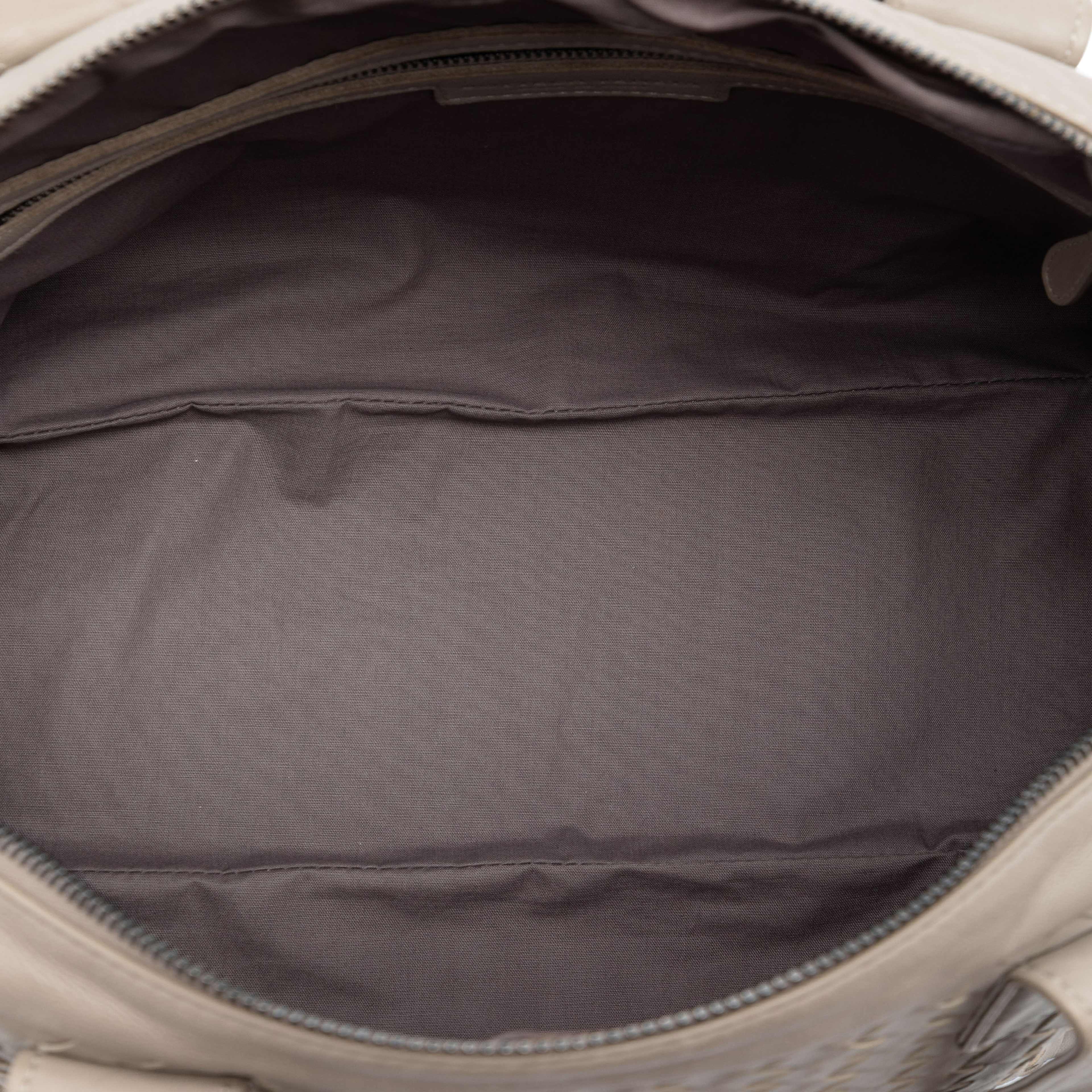 Bottega Veneta Nappa Intrecciato Handbag, från Luxclusif, i färgen brun. Klicka för att öppna bilden i stort format